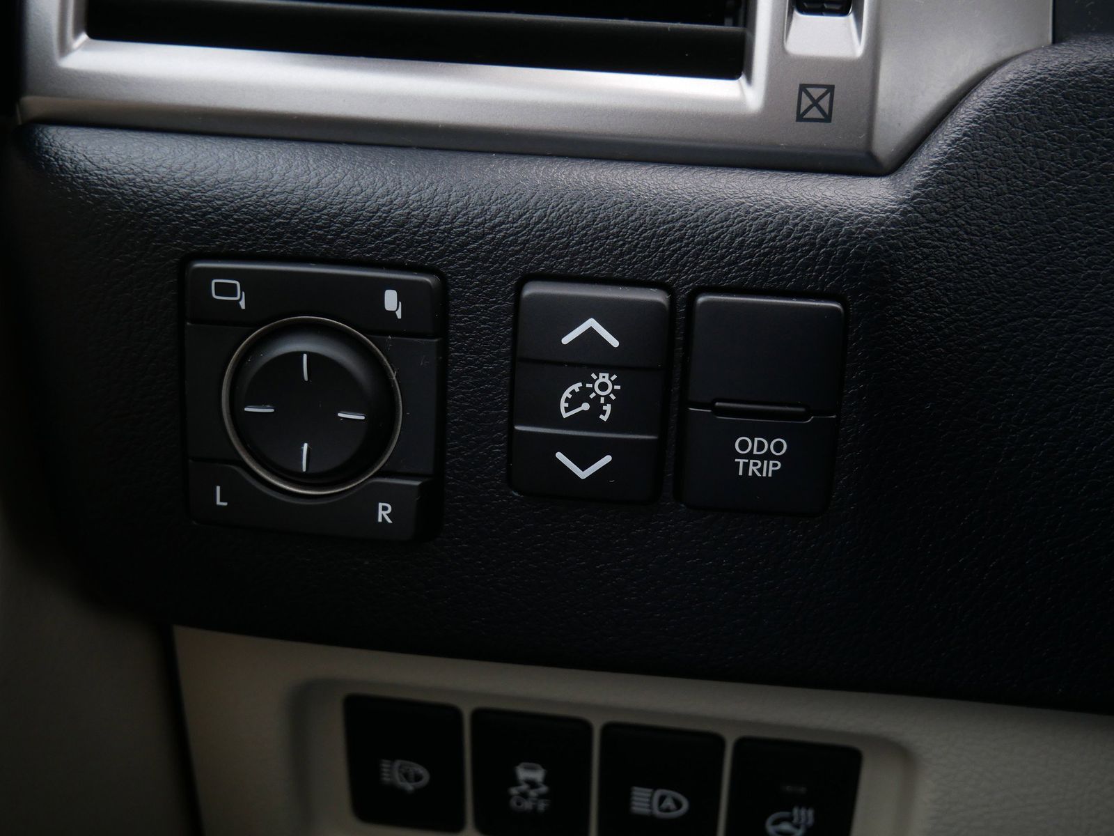 Thumbnail: 2022 Lexus GX - 28