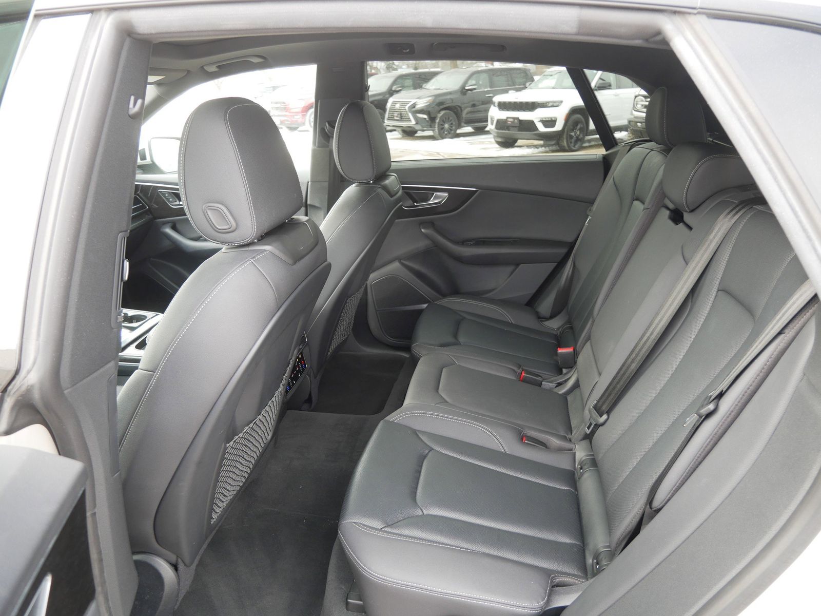 Thumbnail: 2021 Audi Q8 - 9