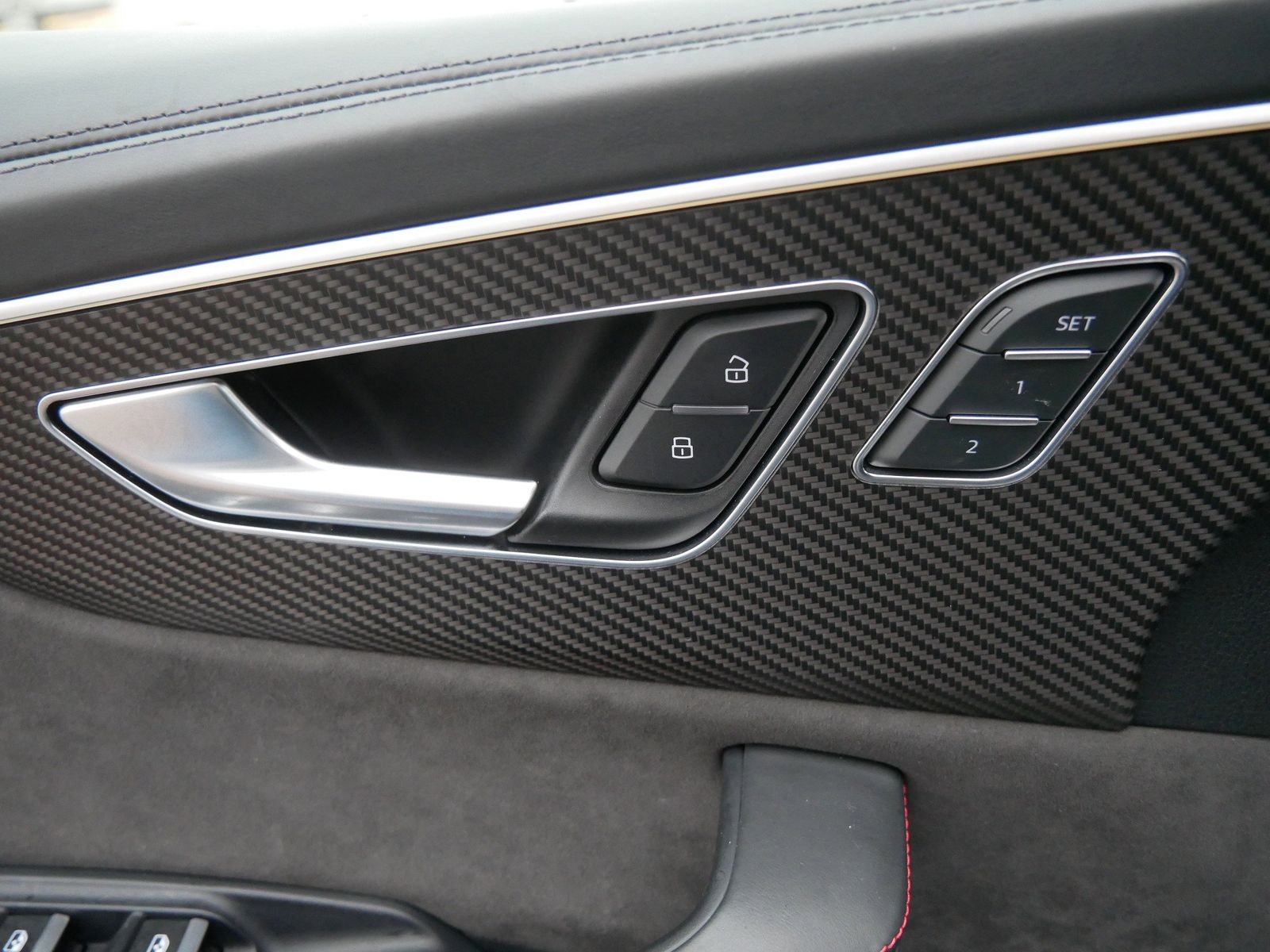 Thumbnail: 2021 Audi RS Q8 - 16