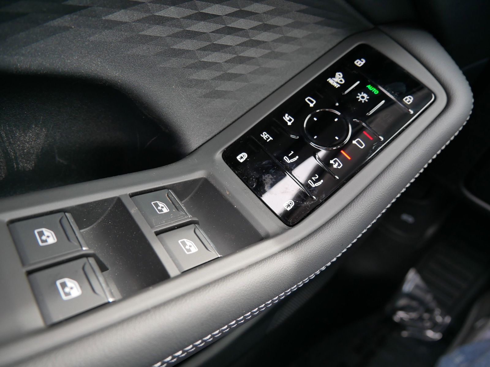 Thumbnail: 2026 Audi A6 - 15