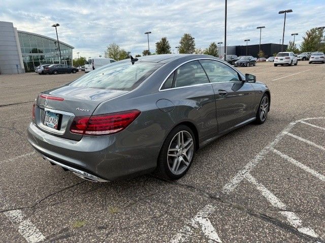 Thumbnail: 2016 Mercedes-Benz E-Class - 3
