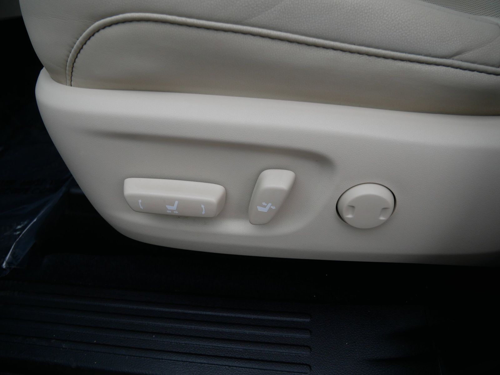 Thumbnail: 2022 Lexus GX - 14