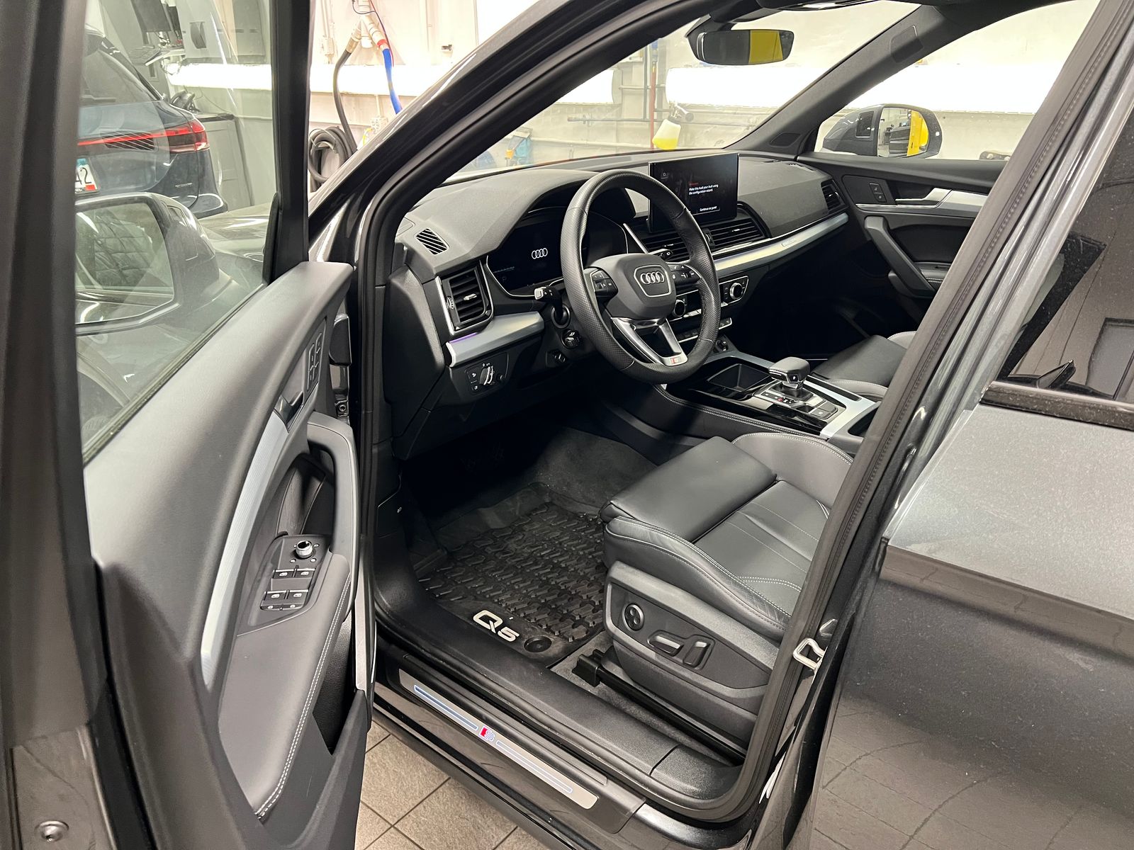 Thumbnail: 2025 Audi Q5 - 5