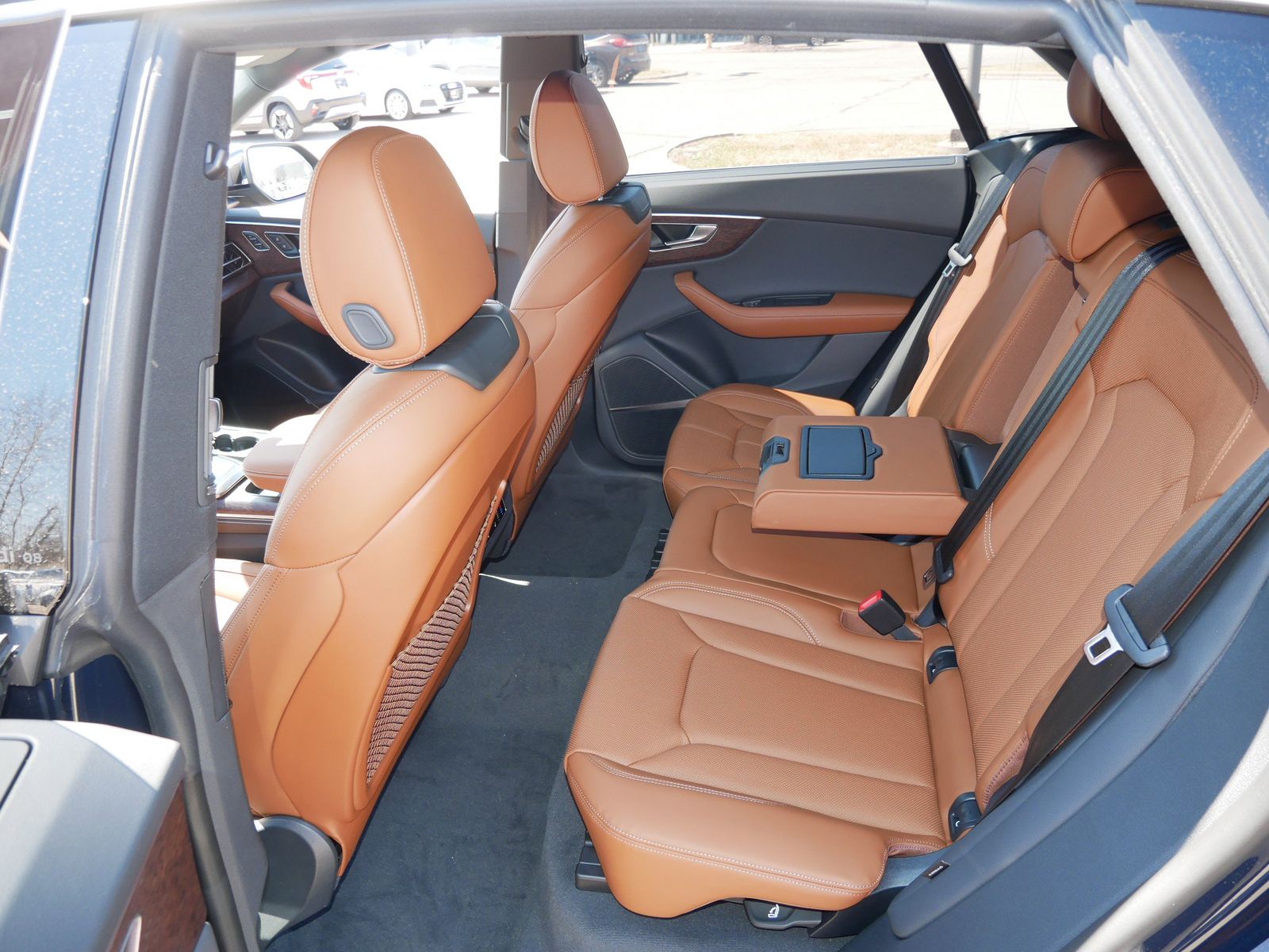 Thumbnail: 2026 Audi Q8 - 10