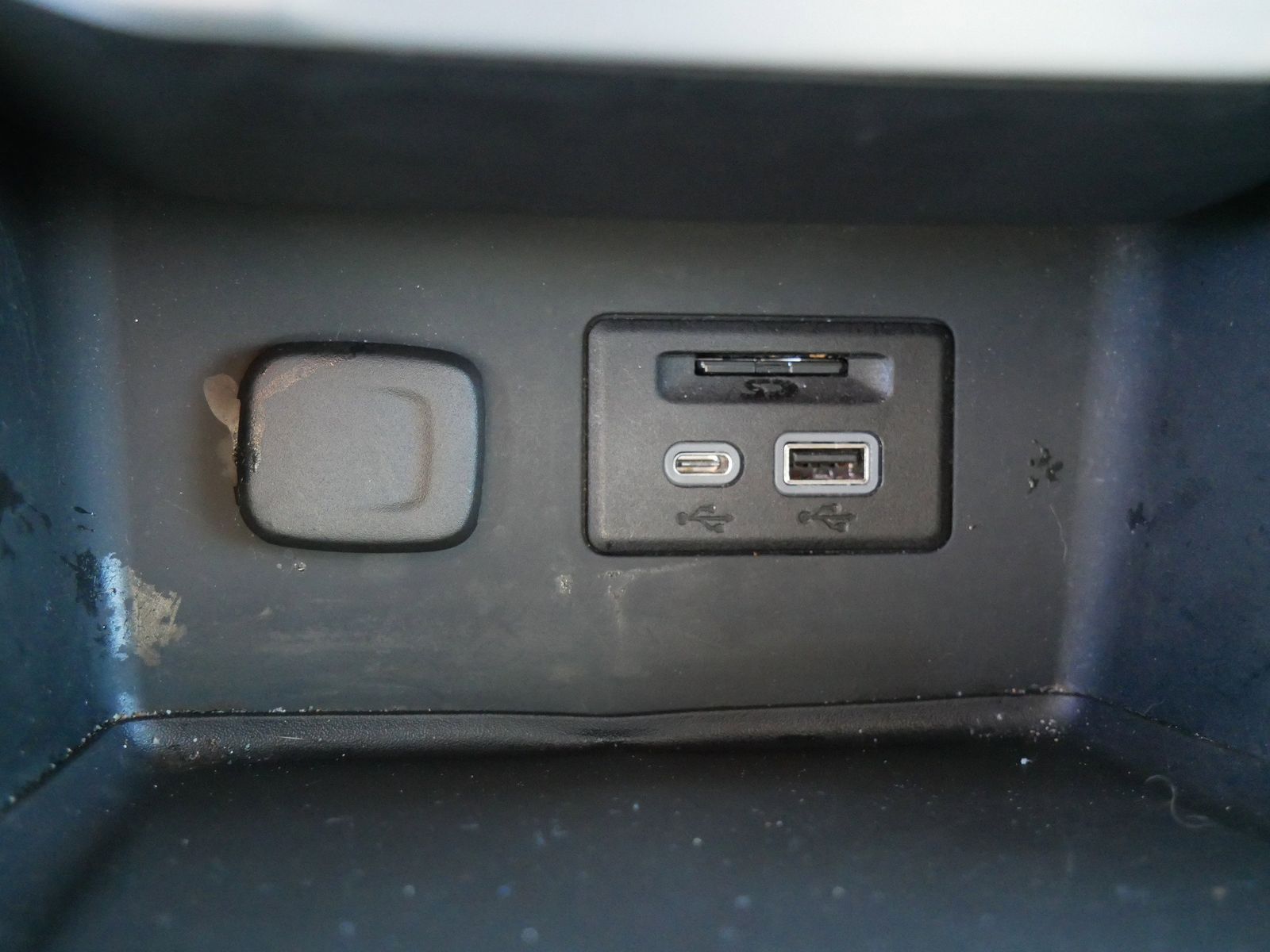 Thumbnail: 2023 GMC Acadia - 19