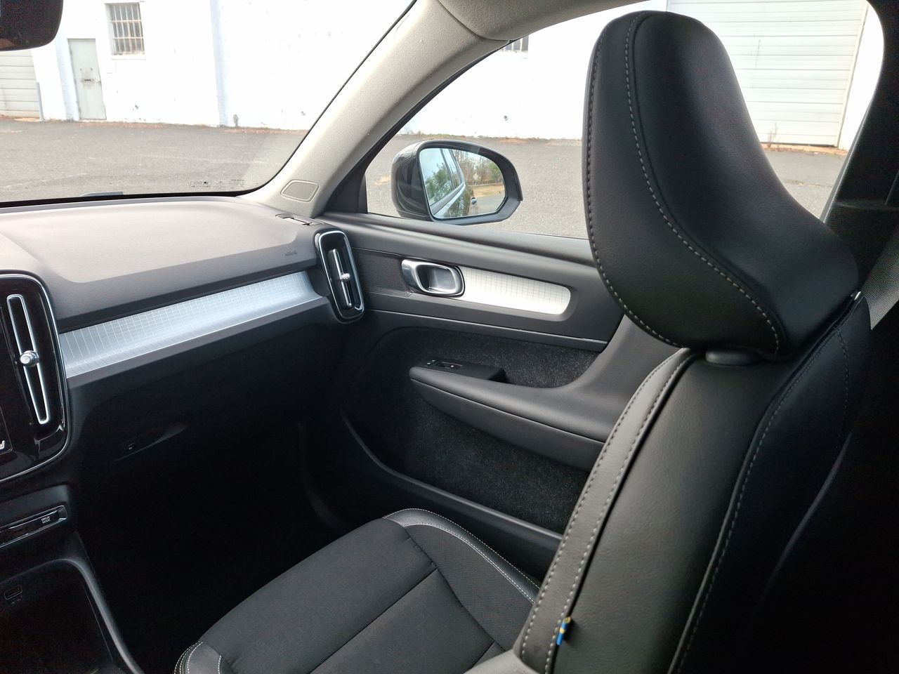 Thumbnail: 2020 Volvo XC40 - 11