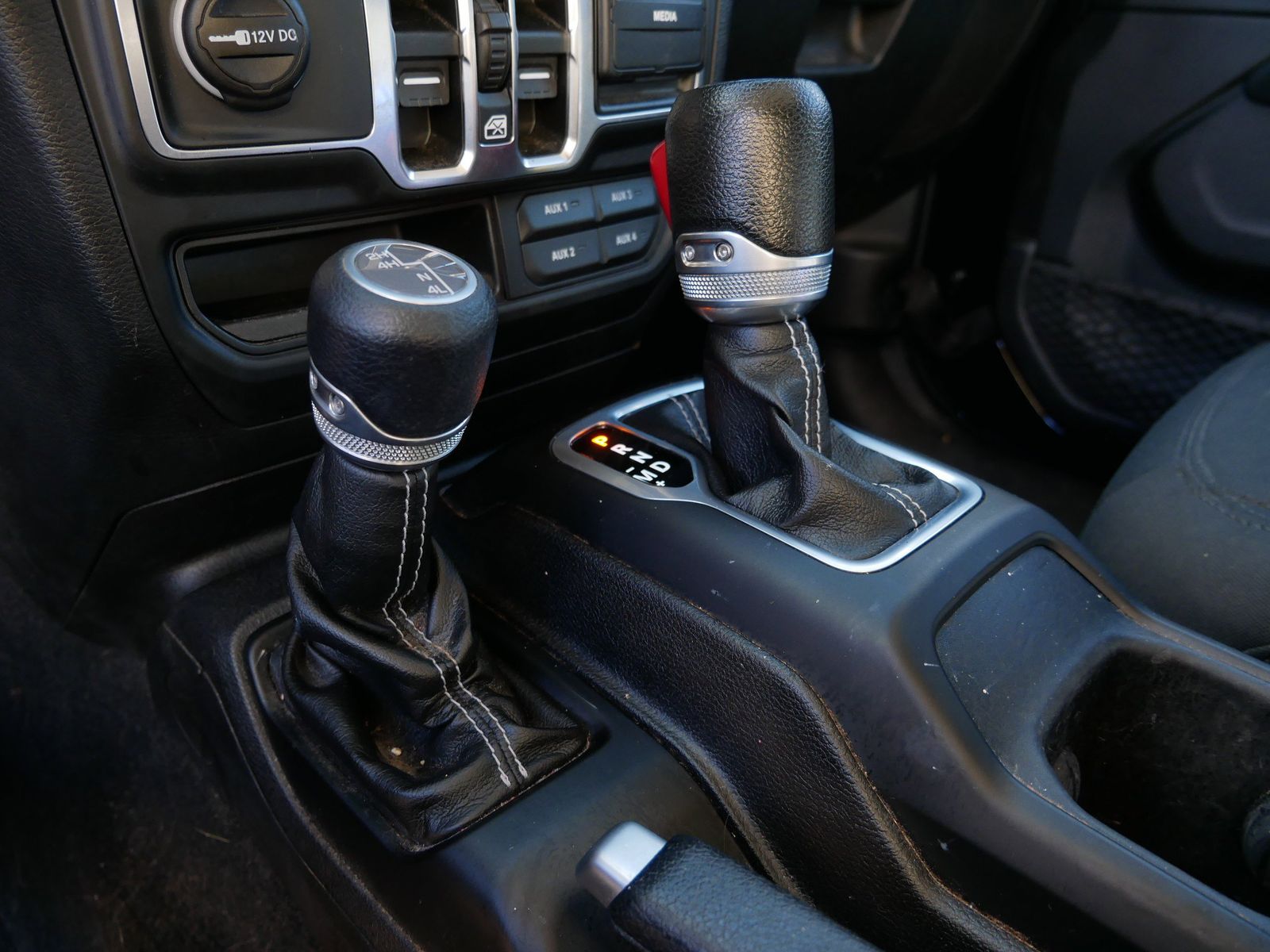 Thumbnail: 2018 Jeep Wrangler - 23