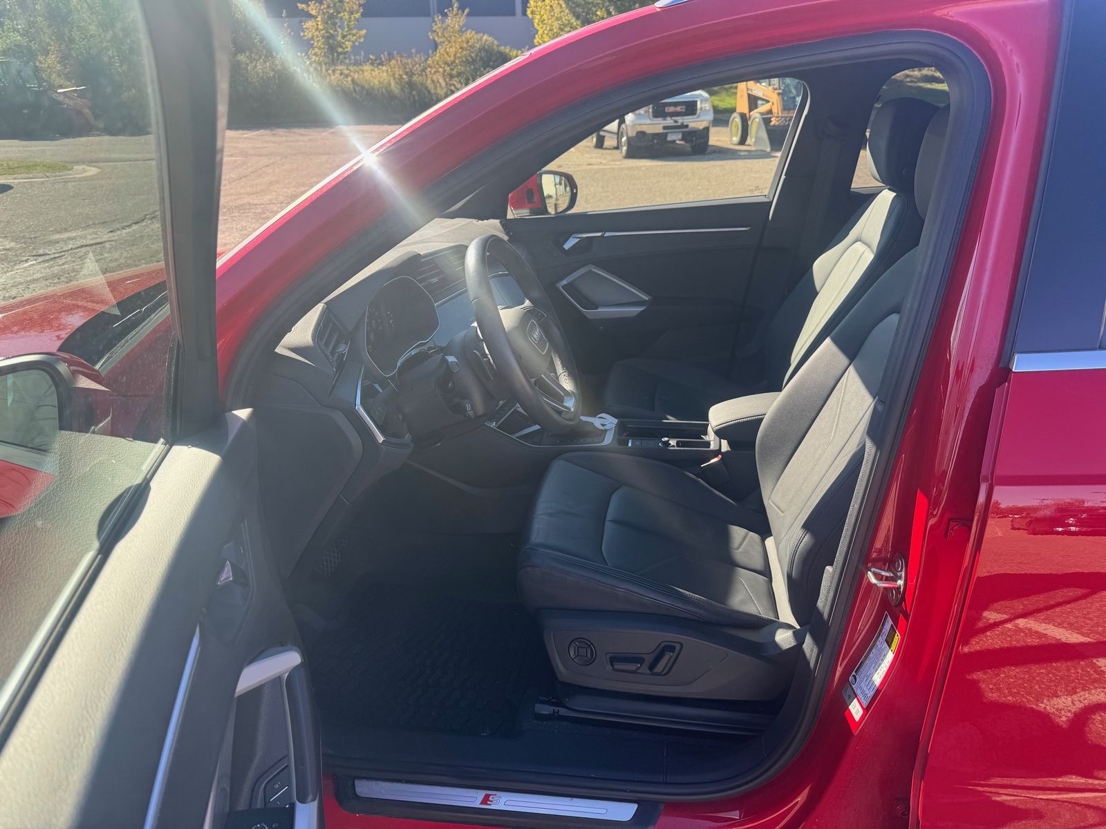 Thumbnail: 2023 Audi Q3 - 6
