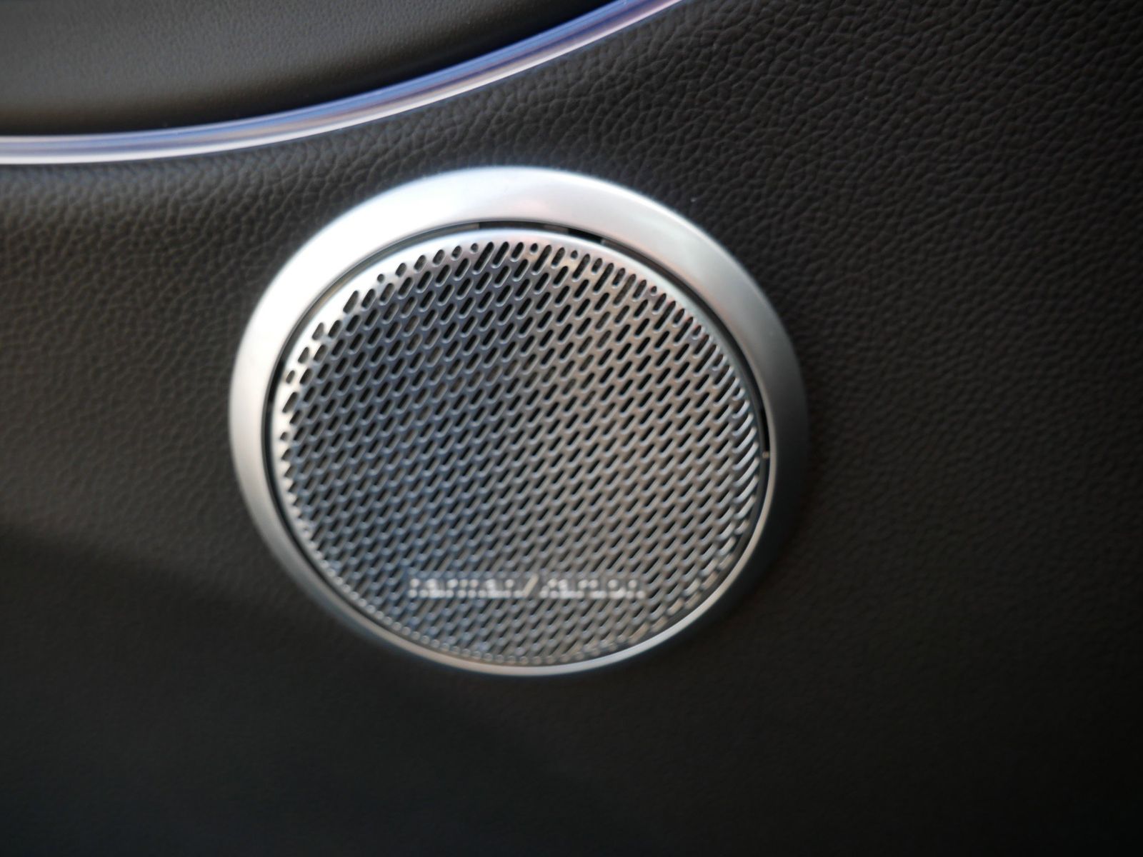 Thumbnail: 2017 Alfa Romeo Giulia - 18