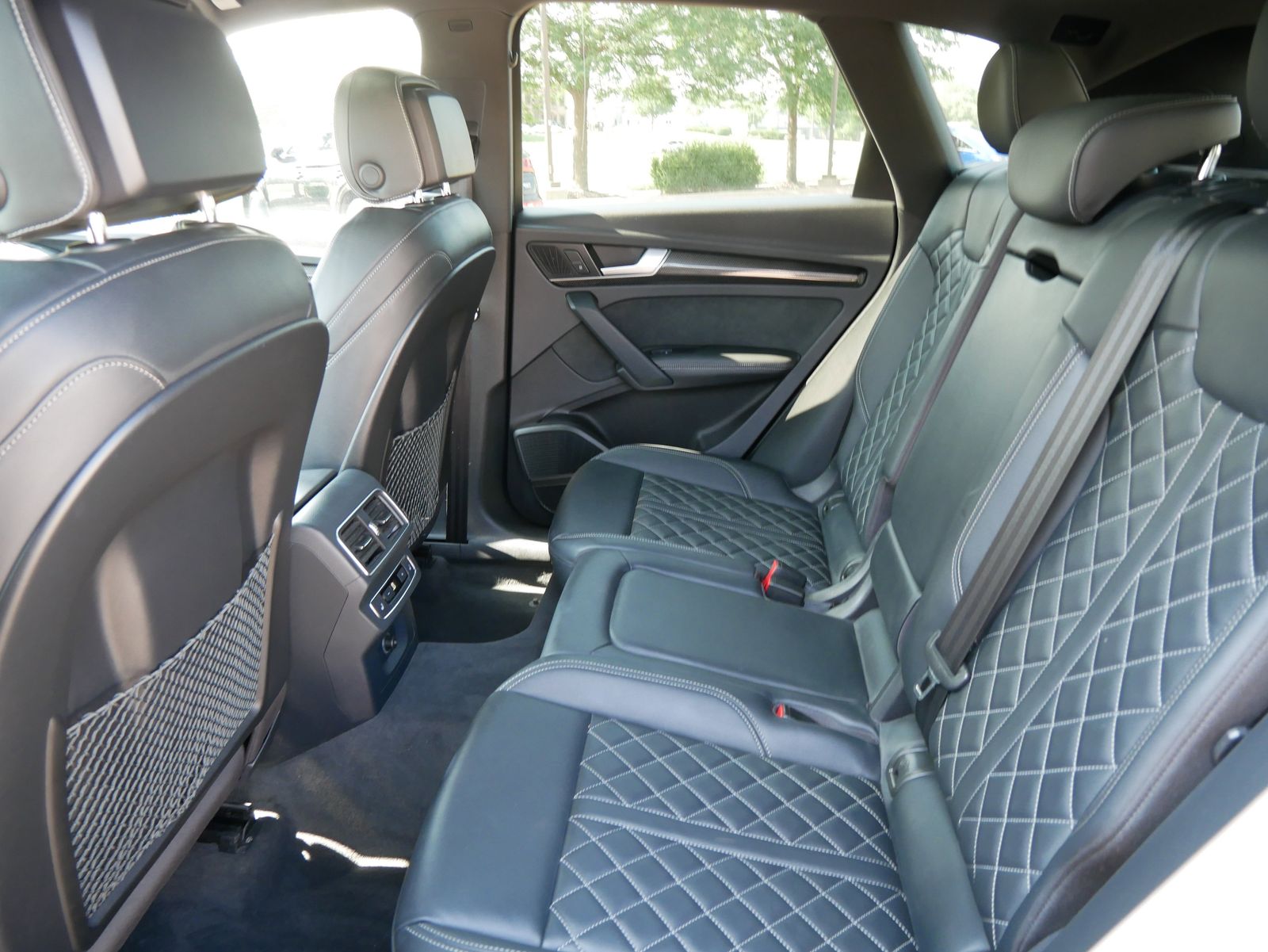 Thumbnail: 2018 Audi SQ5 - 9