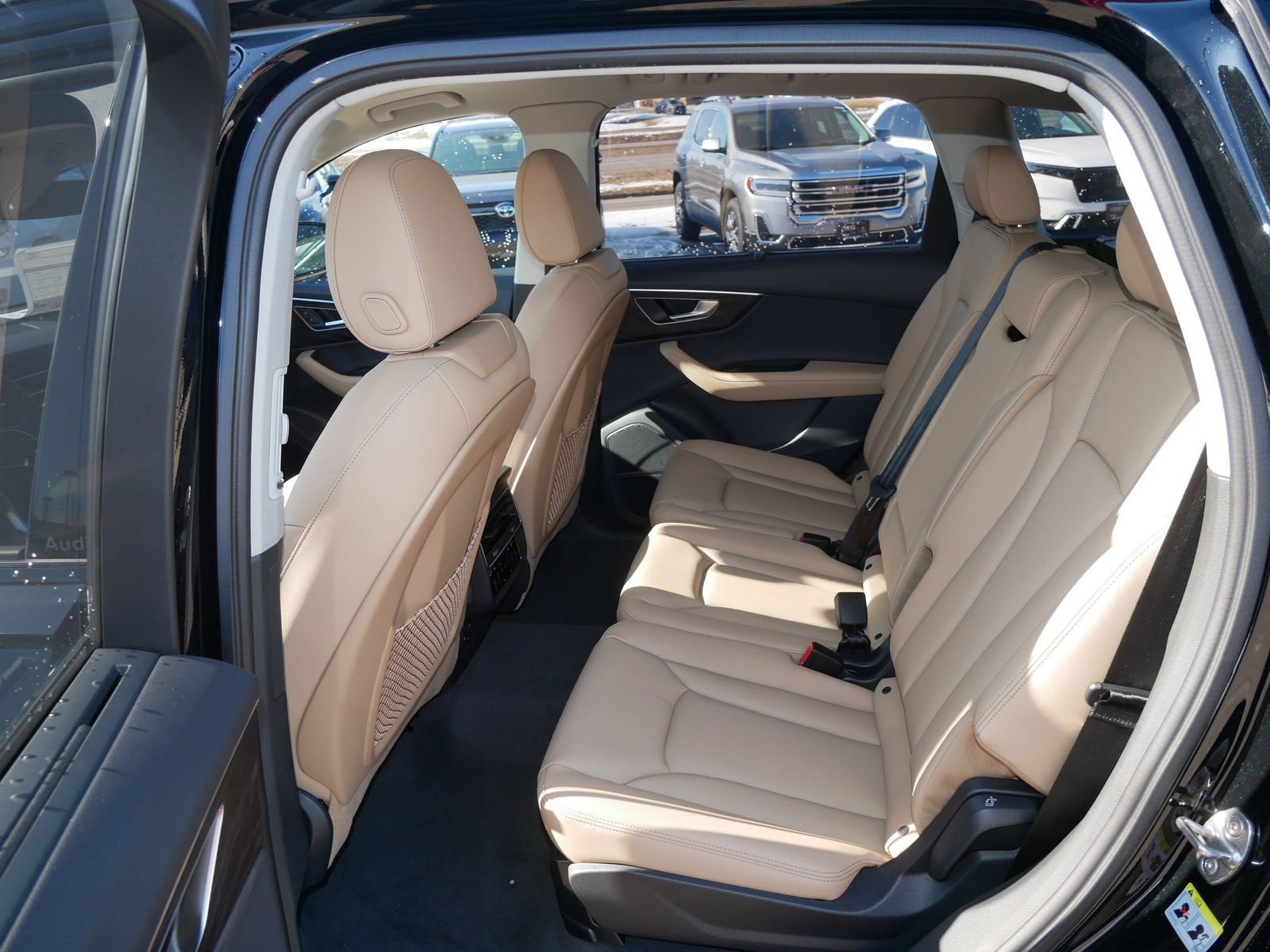 Thumbnail: 2026 Audi Q7 - 9