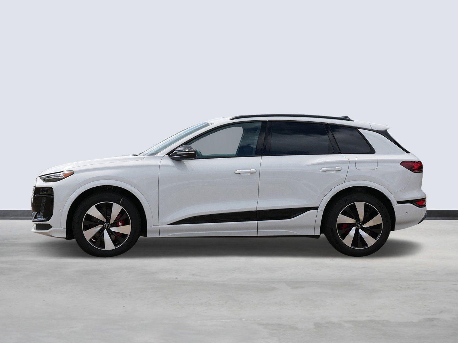 Thumbnail: 2025 Audi SQ6 e-tron - 2