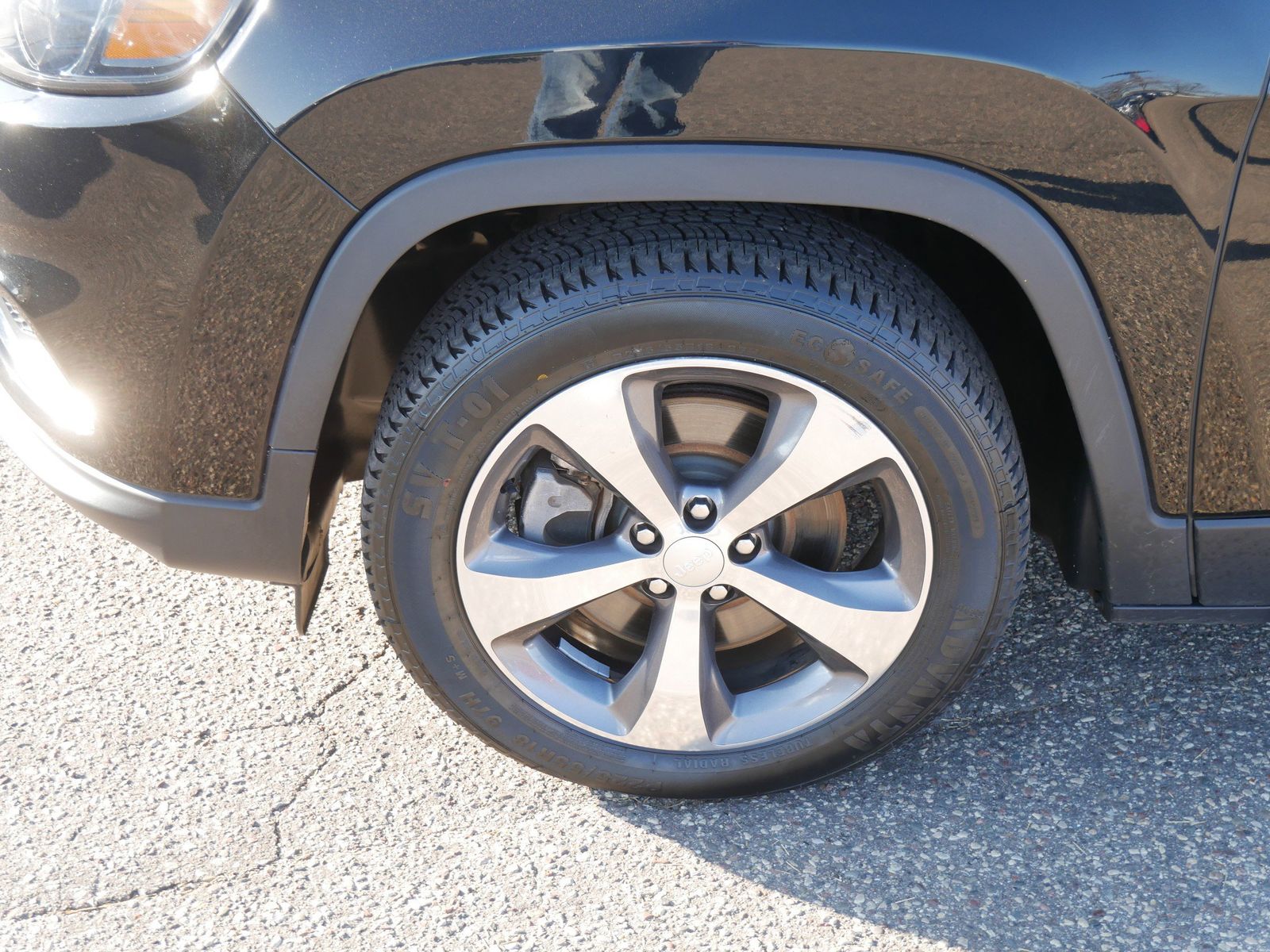 Thumbnail: 2019 Jeep Cherokee - 7