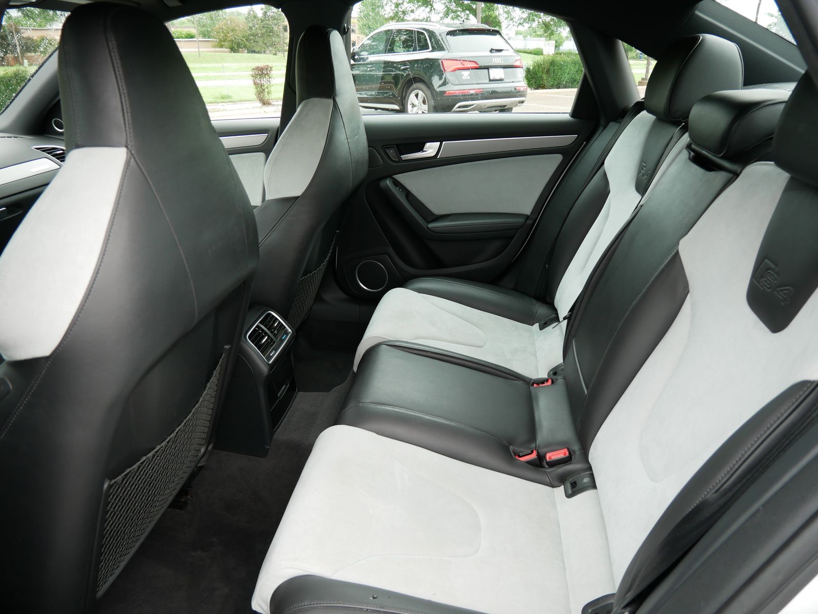 Thumbnail: 2012 Audi S4 - 9