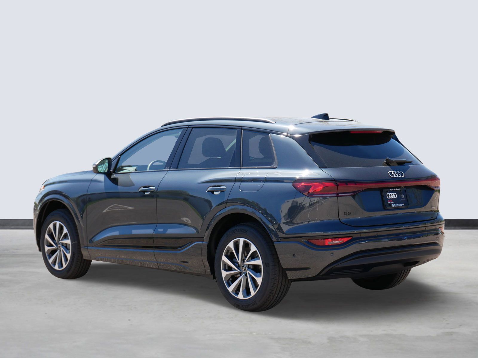 Thumbnail: 2025 Audi Q6 e-tron - 3