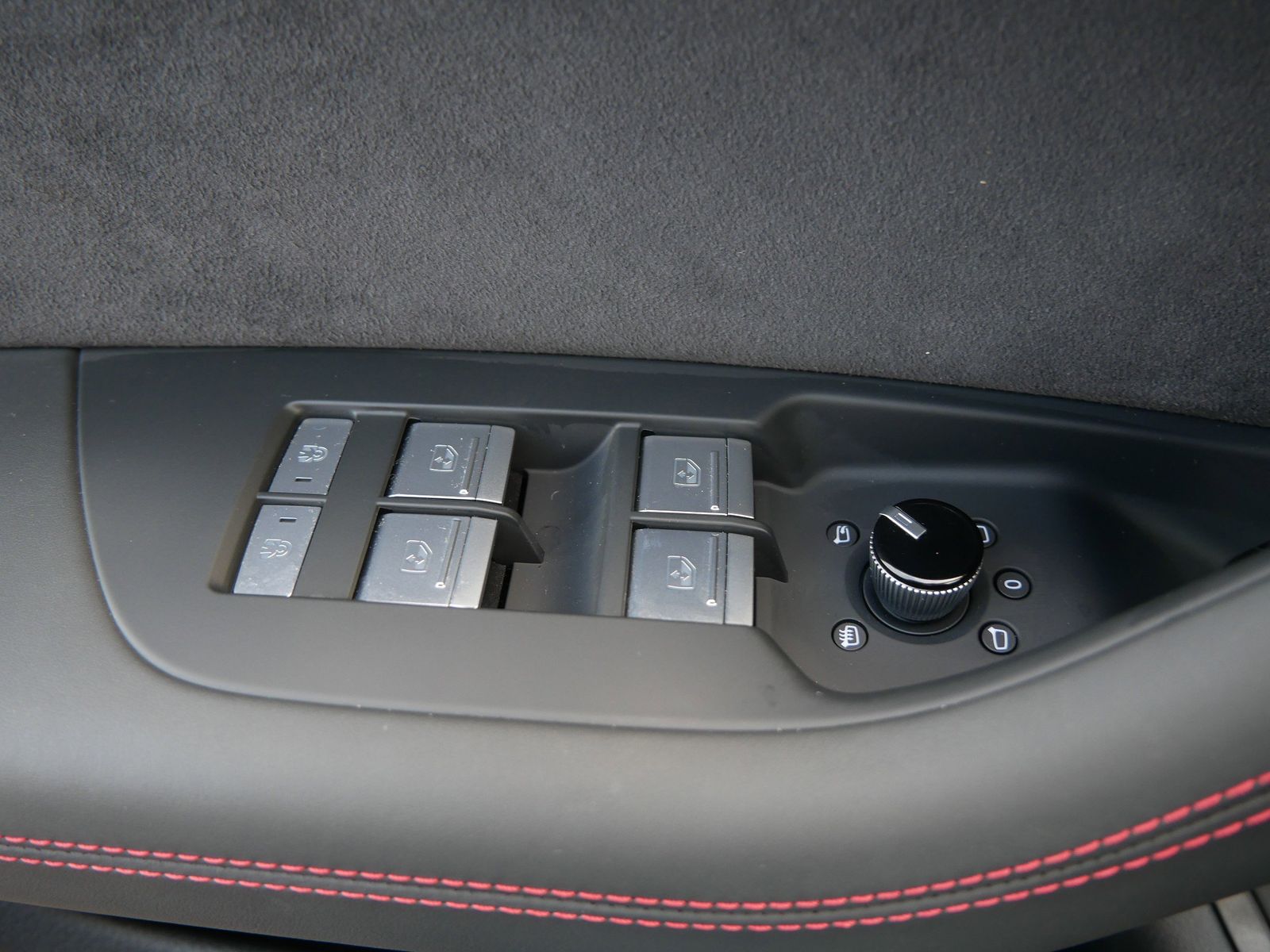 Thumbnail: 2026 Audi RS 7 - 15