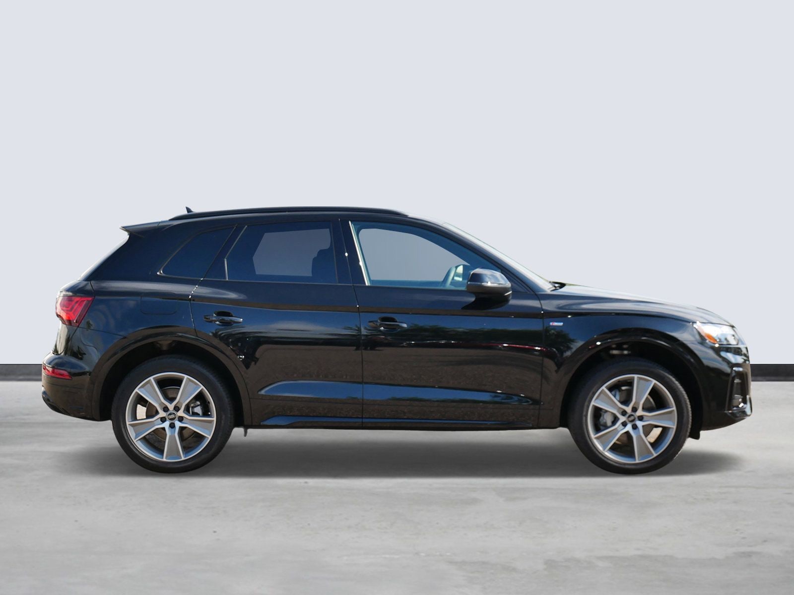 Thumbnail: 2025 Audi Q5 - 4