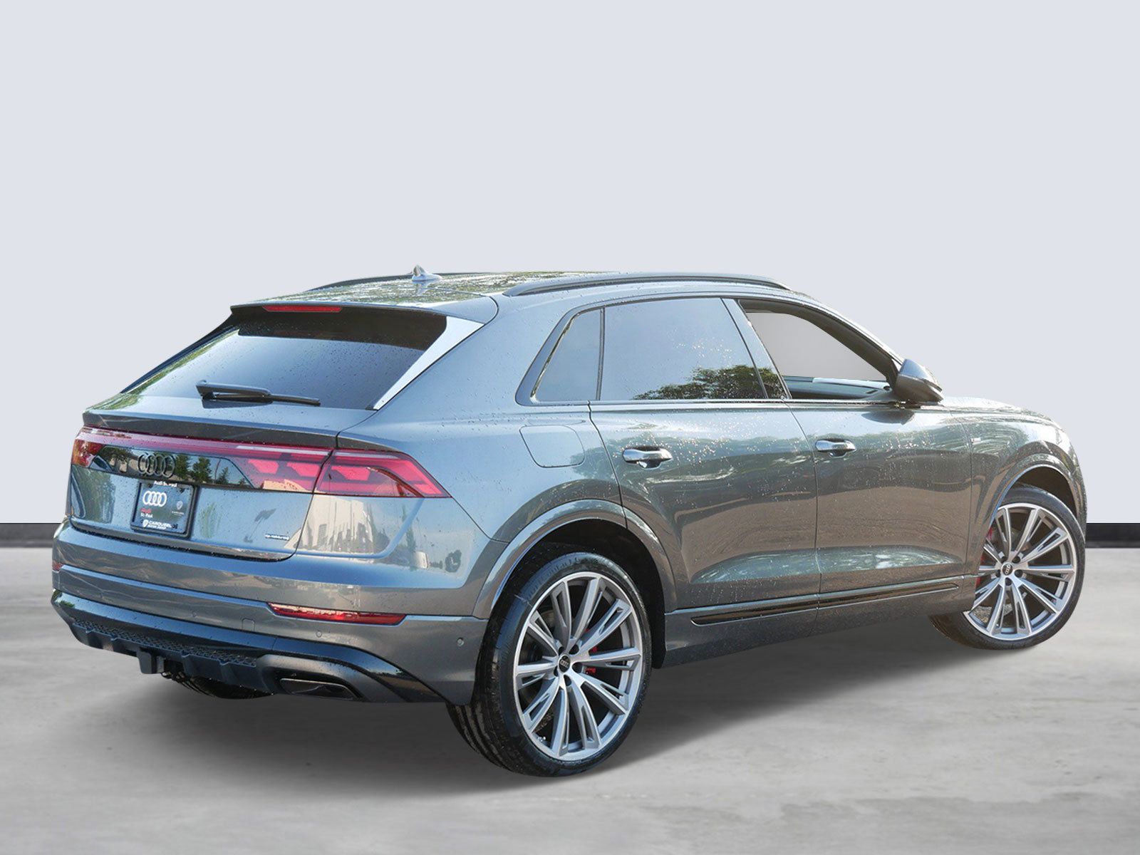 Thumbnail: 2026 Audi Q8 - 4