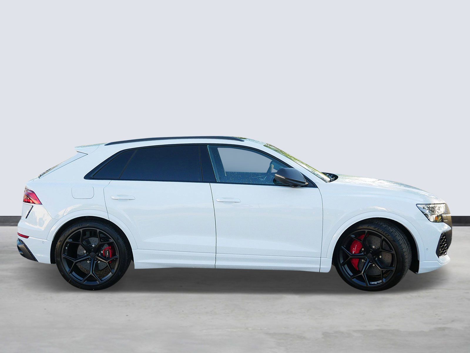 Thumbnail: 2026 Audi RS Q8 - 5