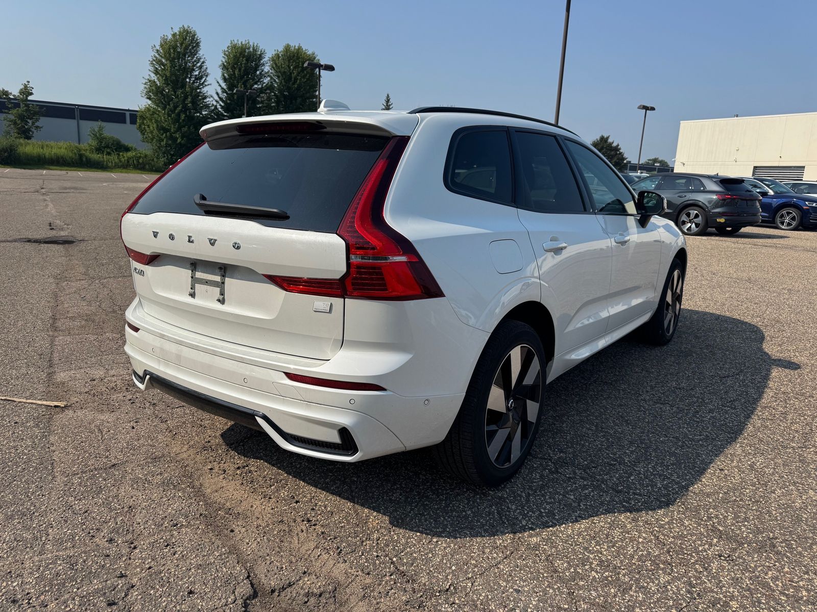 Thumbnail: 2024 Volvo XC60 - 4