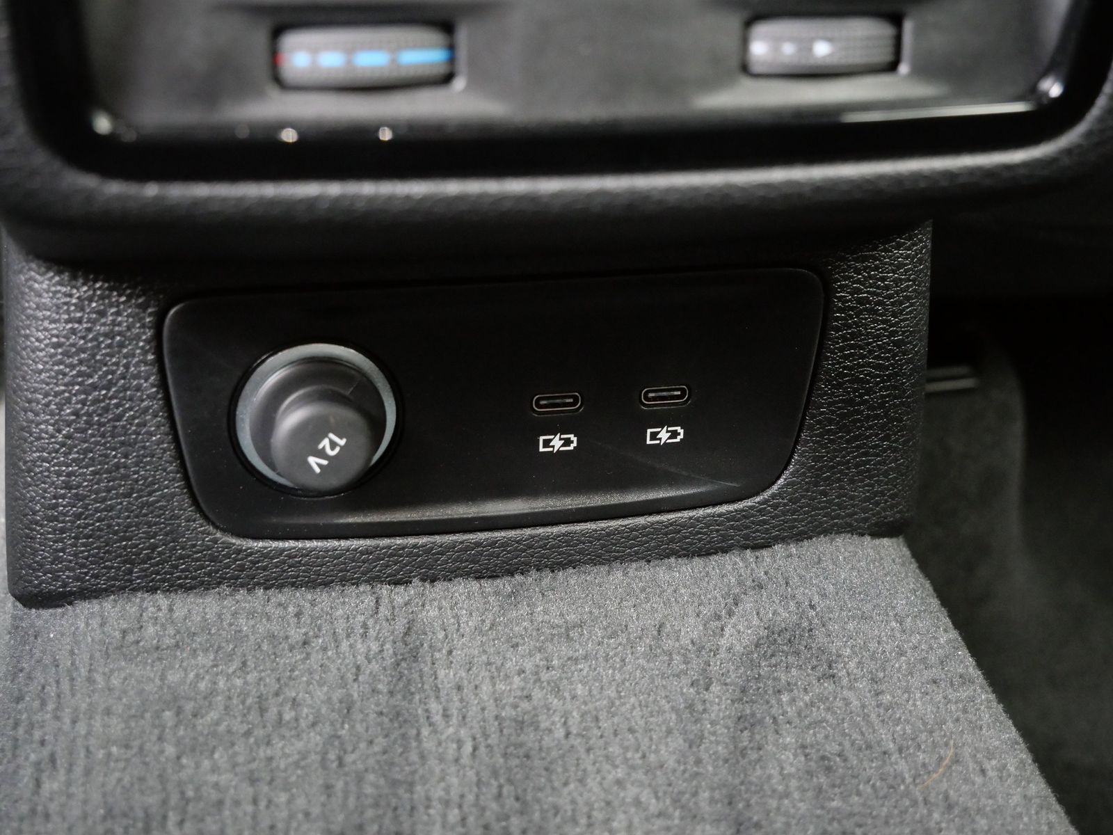 Thumbnail: 2025 Audi Q3 - 15