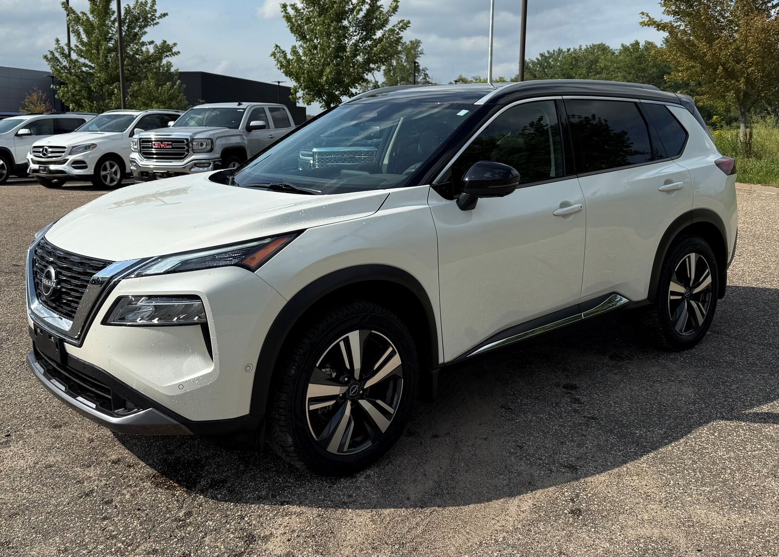 Thumbnail: 2023 Nissan Rogue - 2