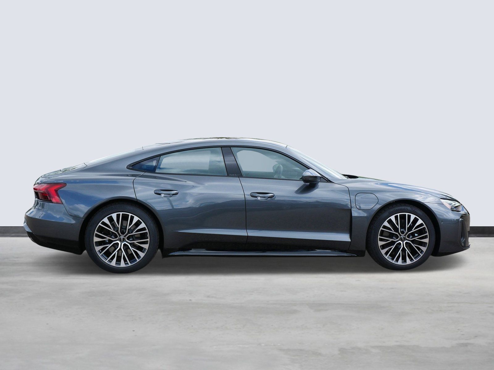 Thumbnail: 2025 Audi e-tron GT - 5