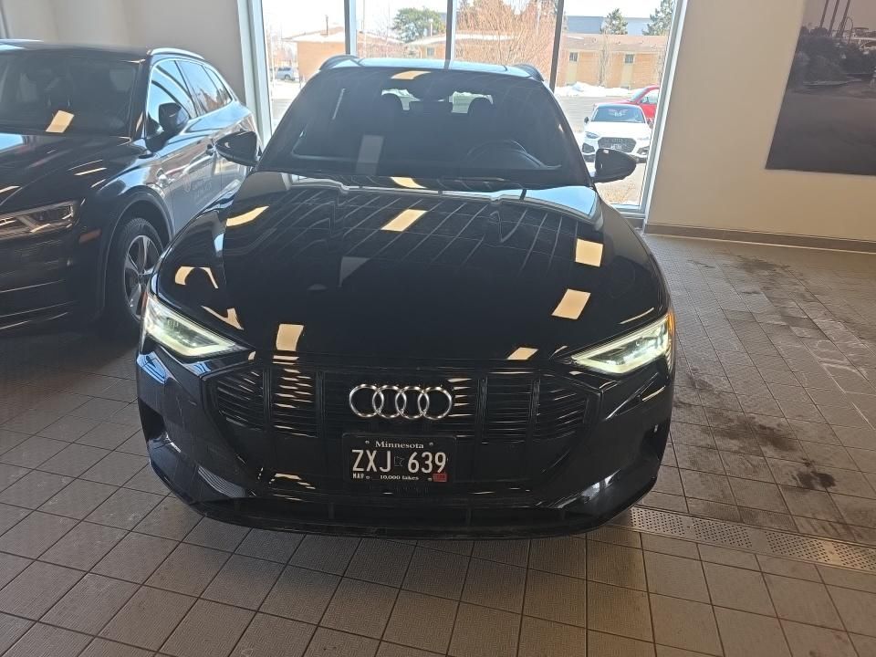 Thumbnail: 2023 Audi e-tron - 4