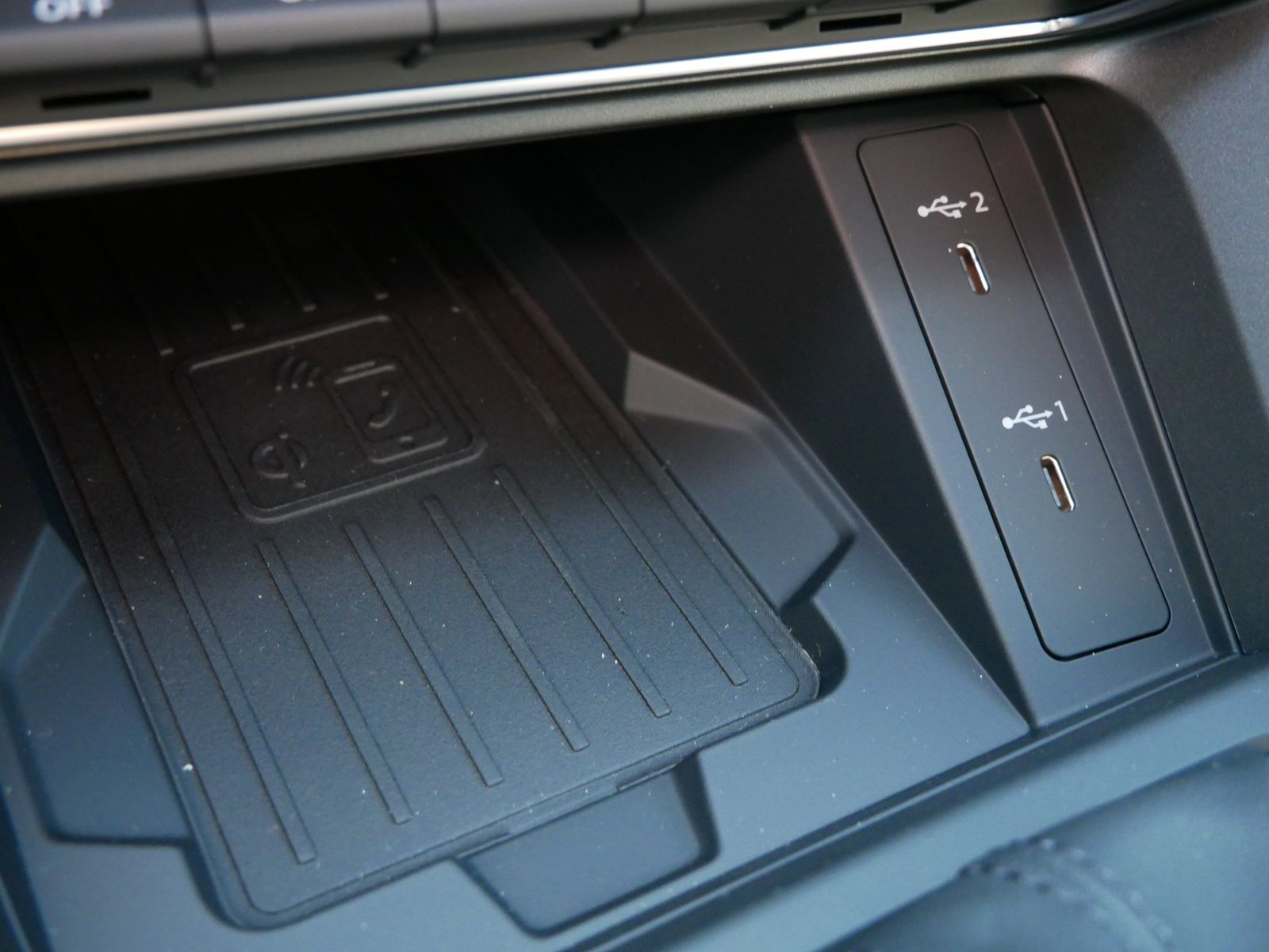 Thumbnail: 2025 Audi Q3 - 14