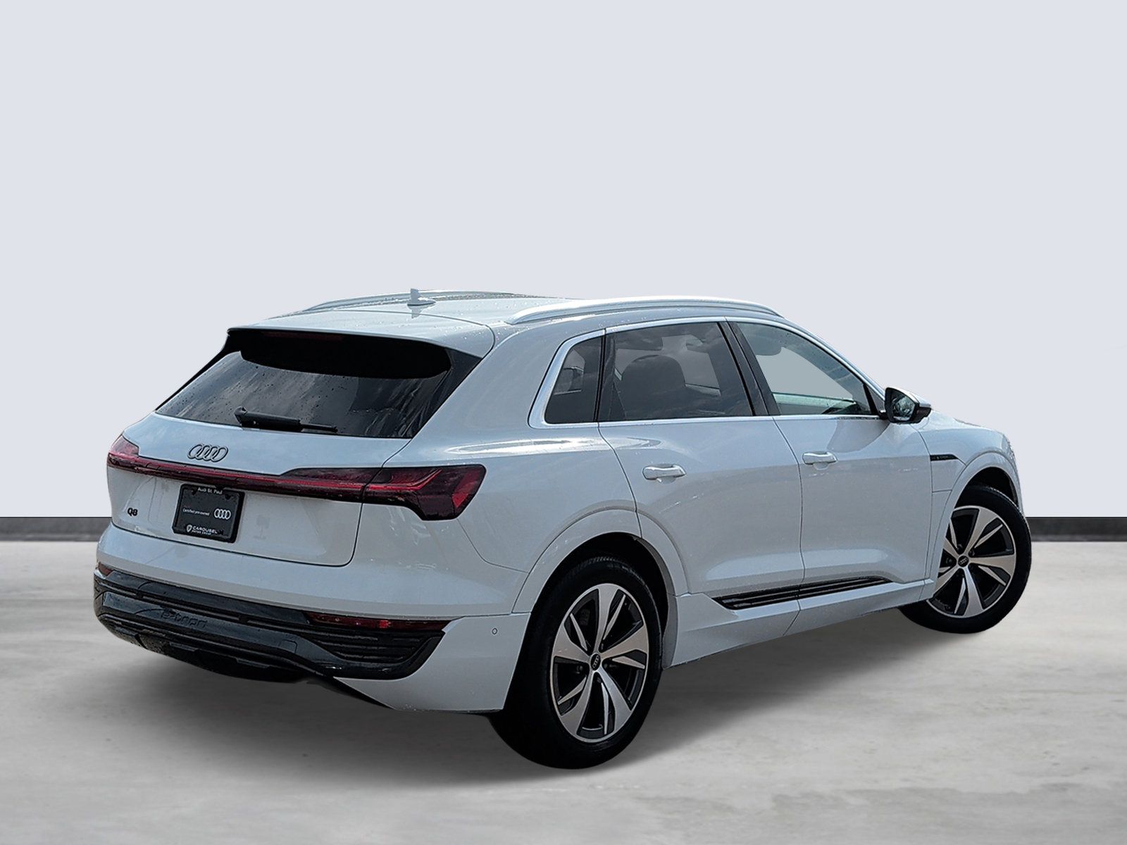 Thumbnail: 2024 Audi Q8 e-tron - 4