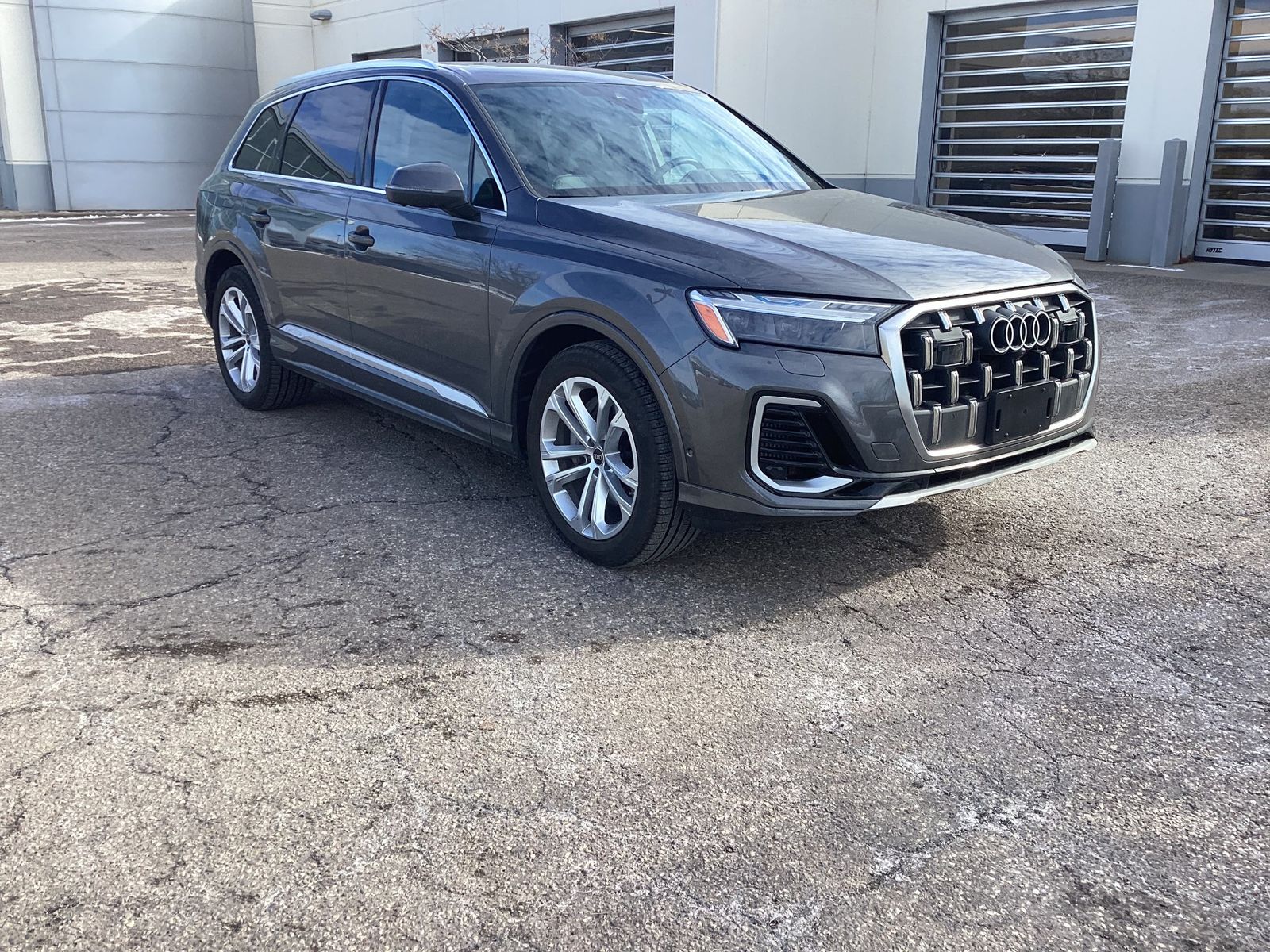 Thumbnail: 2025 Audi Q7 - 7