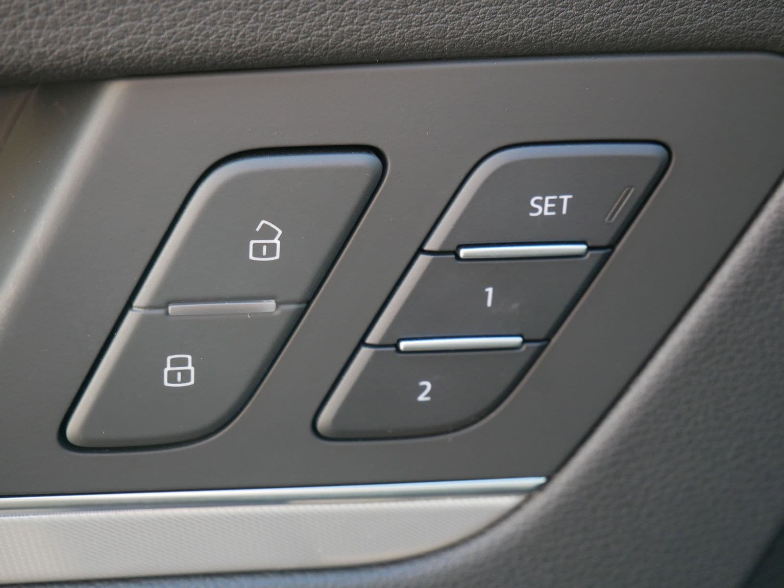 Thumbnail: 2025 Audi Q5 - 15