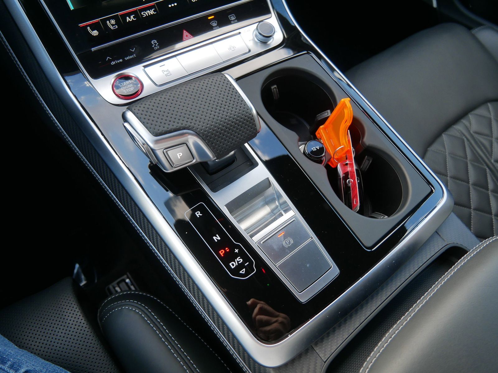 Thumbnail: 2025 Audi SQ8 - 18