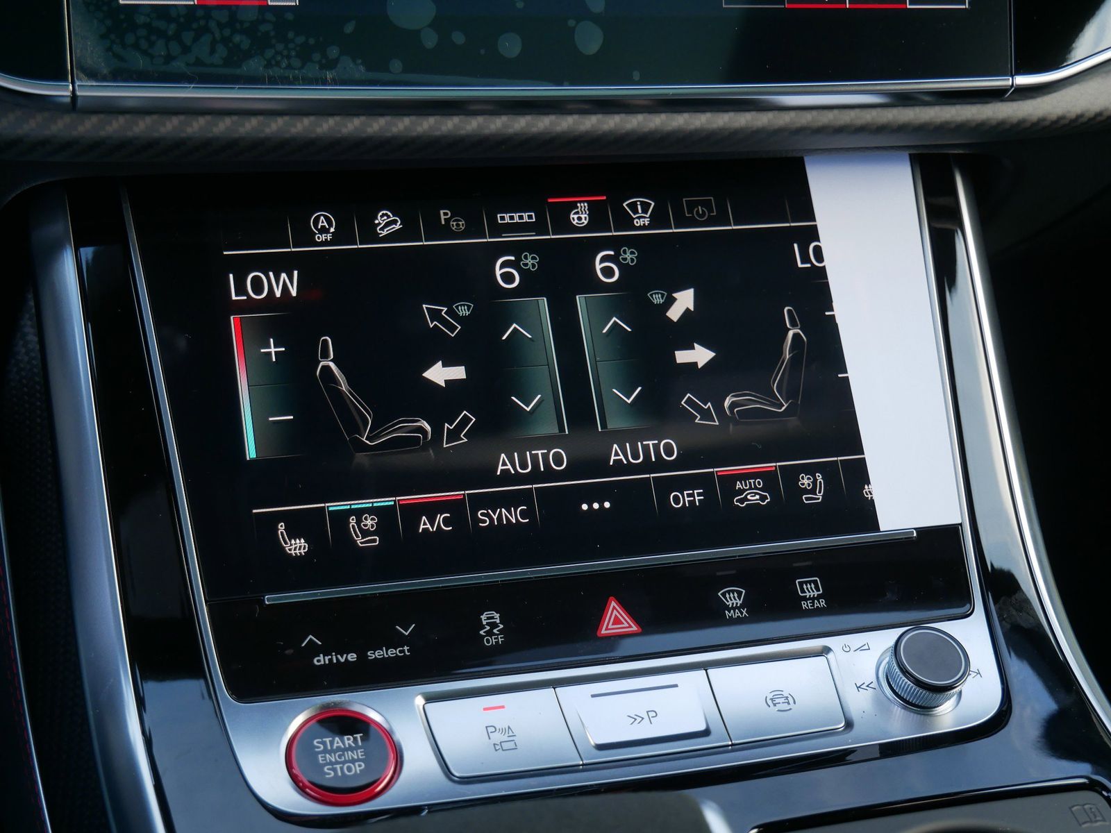 Thumbnail: 2026 Audi RS Q8 - 23