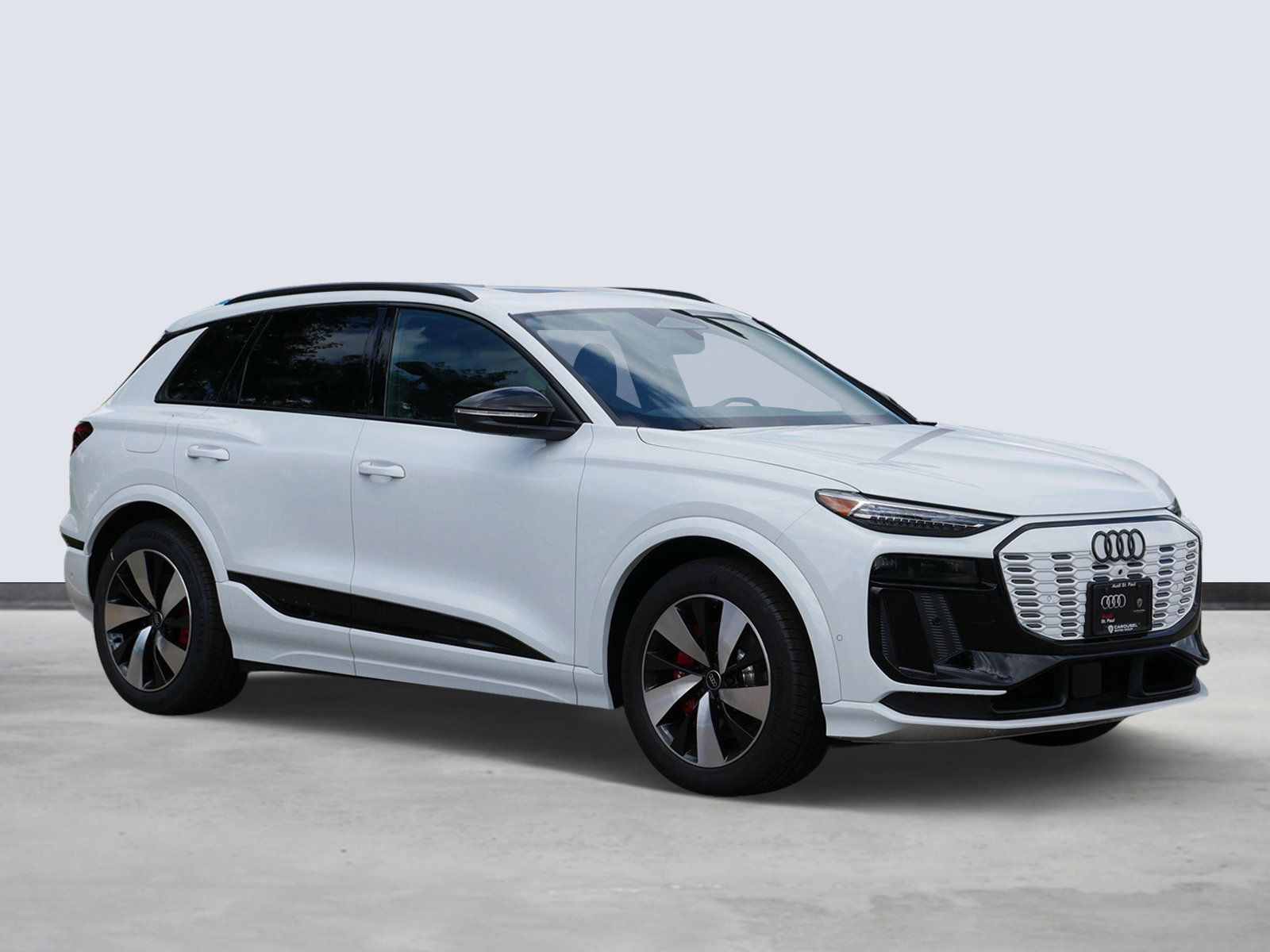 Thumbnail: 2025 Audi SQ6 e-tron - 6