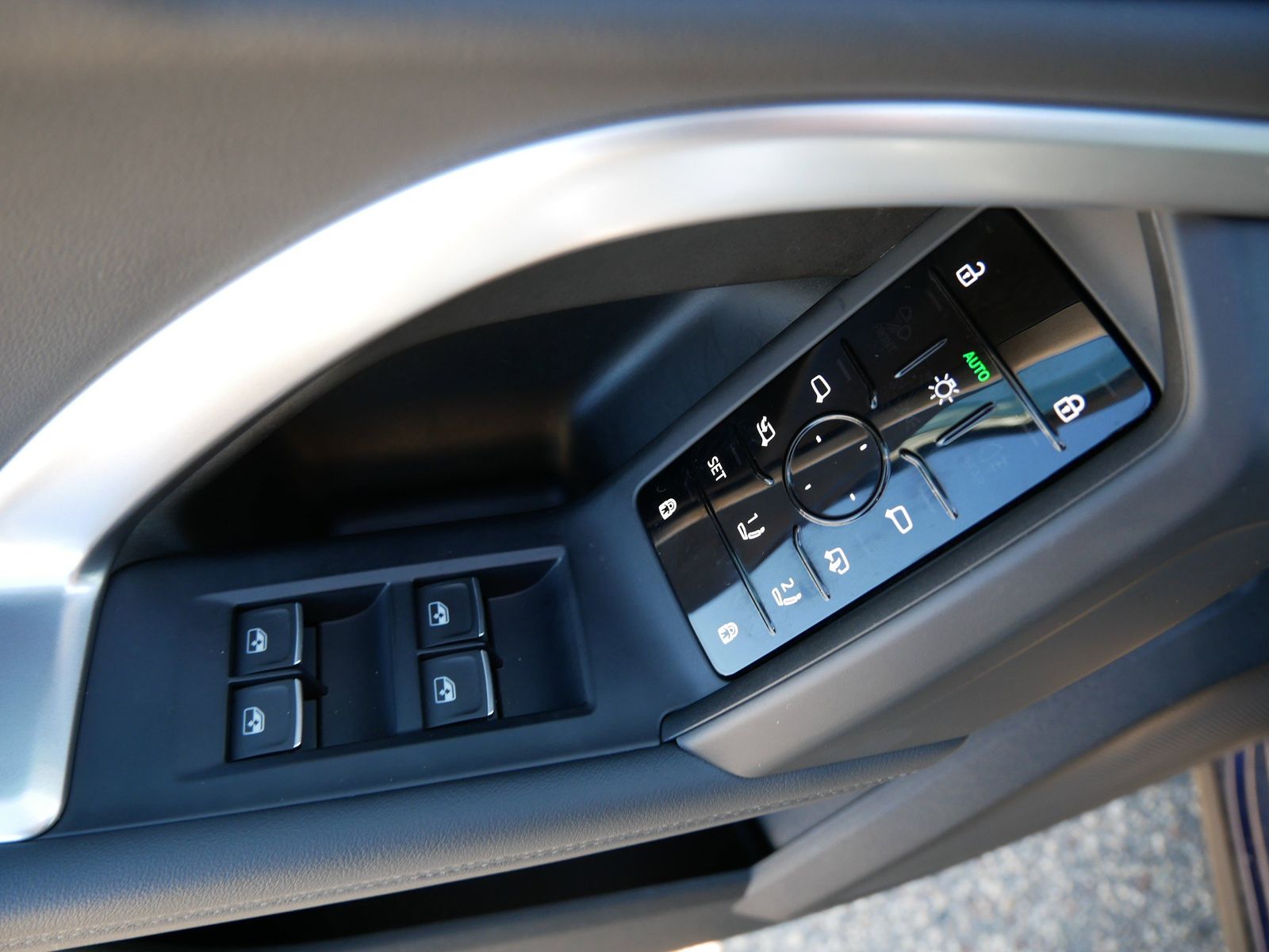 Thumbnail: 2025 Audi Q5 - 15