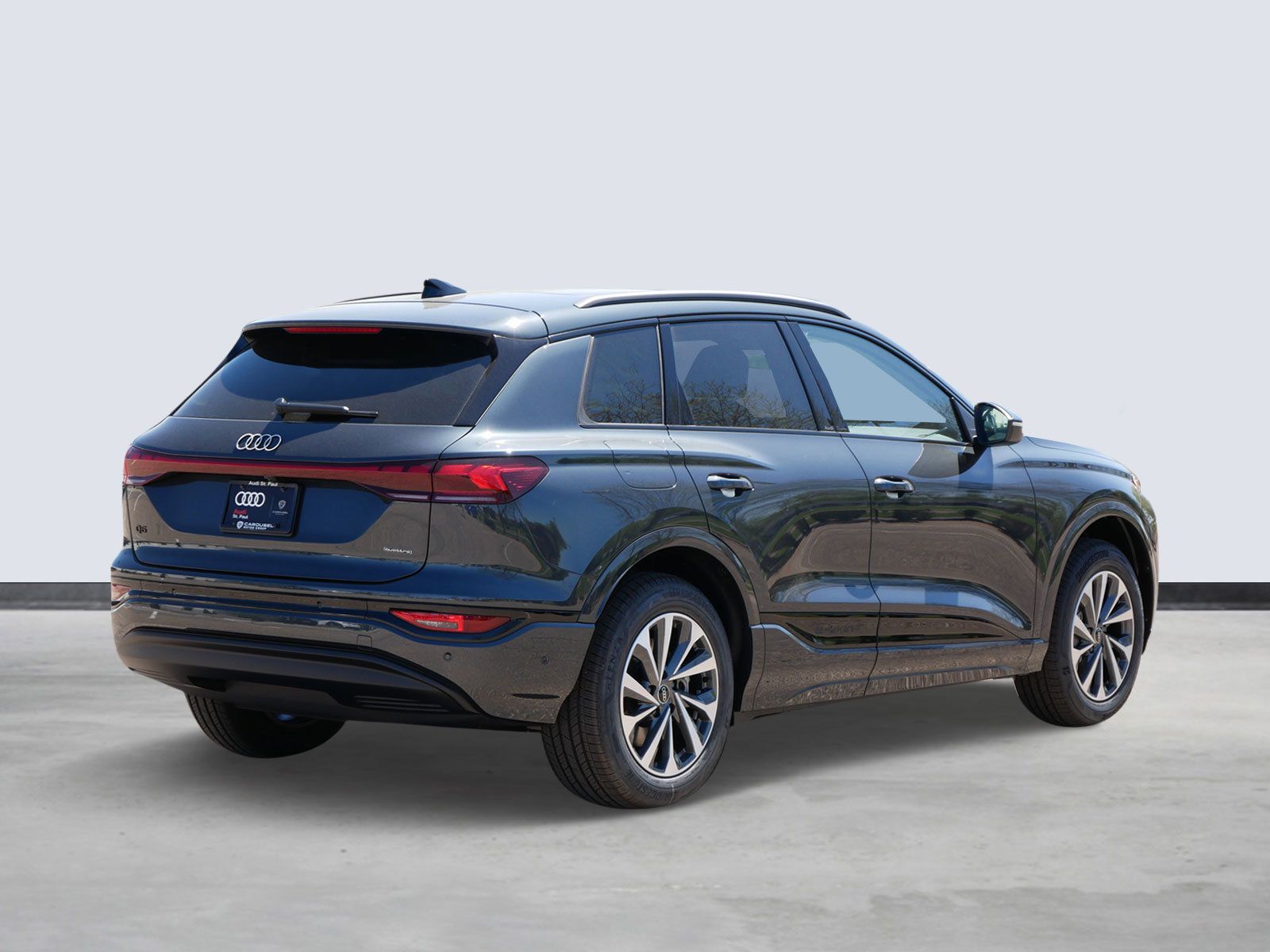 Thumbnail: 2025 Audi Q6 e-tron - 4