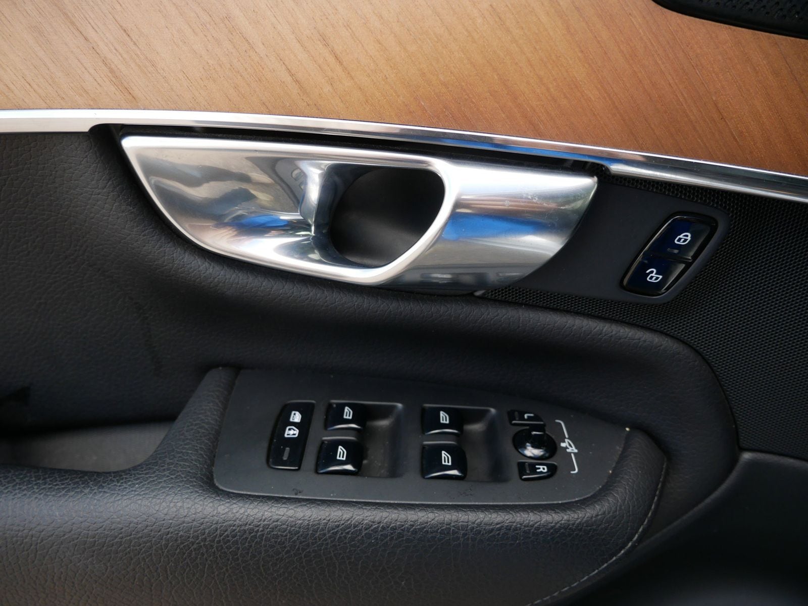 Thumbnail: 2021 Volvo XC90 - 11
