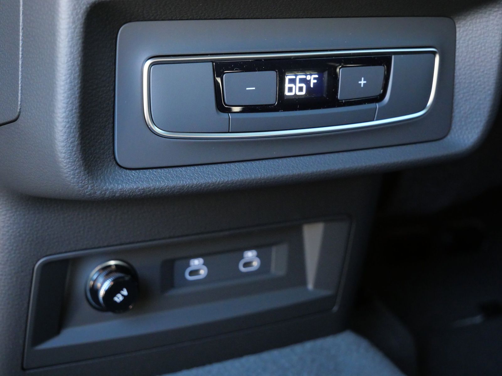 Thumbnail: 2026 Audi Q8 - 13