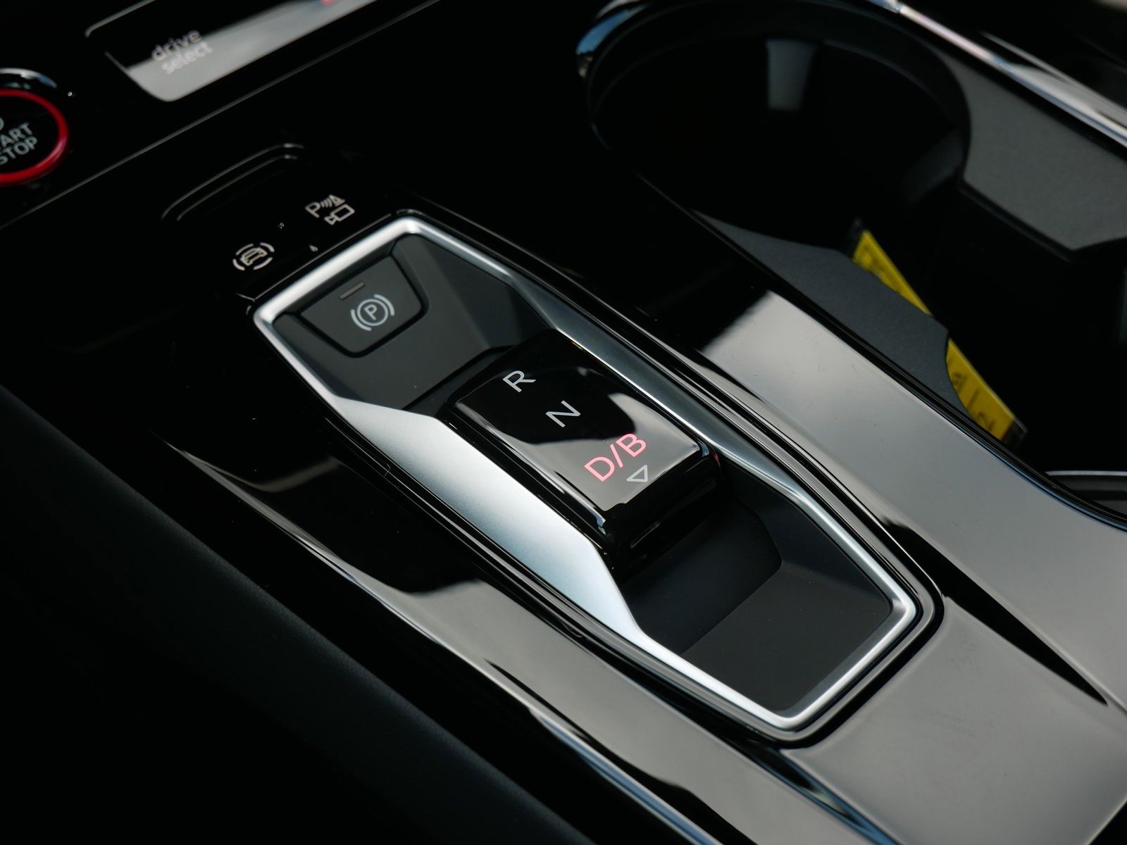 Thumbnail: 2027 Audi SQ6 e-tron - 25
