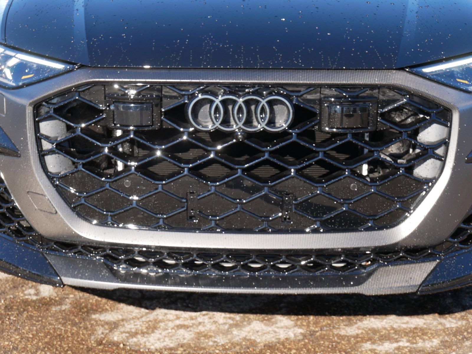 Thumbnail: 2026 Audi RS Q8 - 8