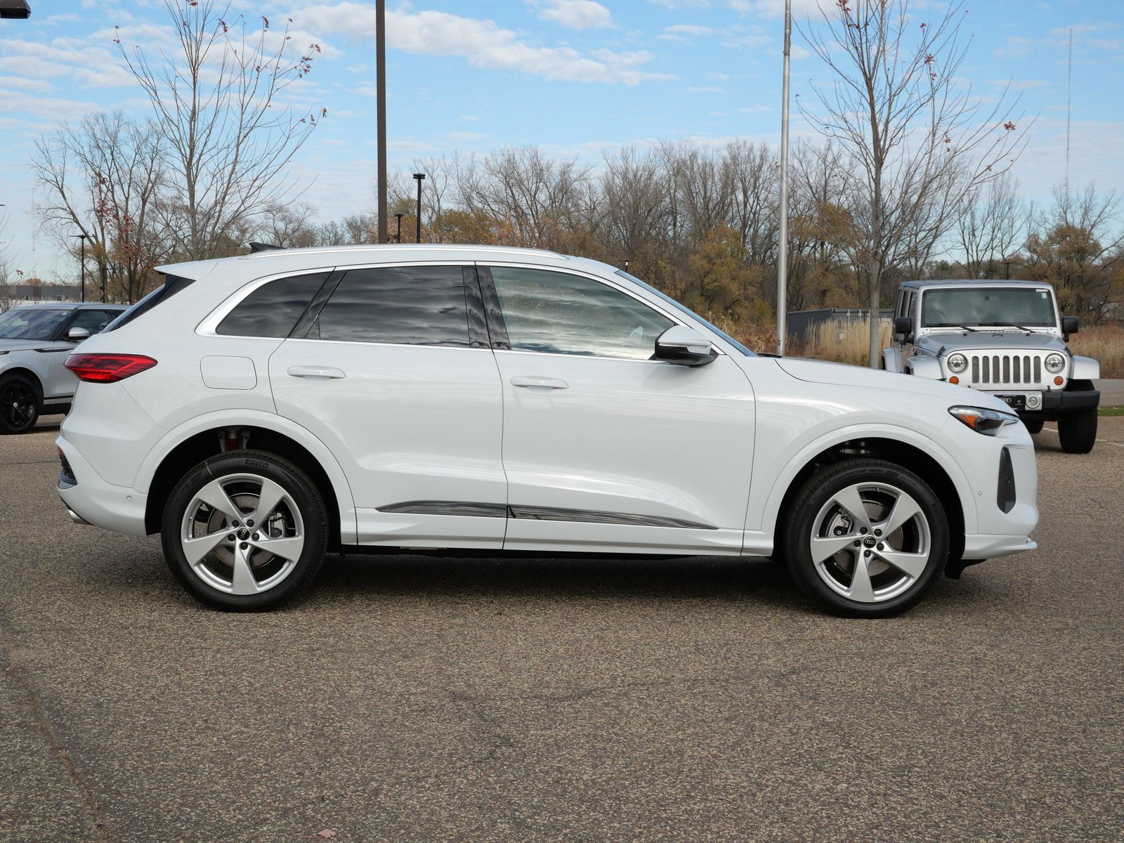 Thumbnail: 2025 Audi Q5 - 5