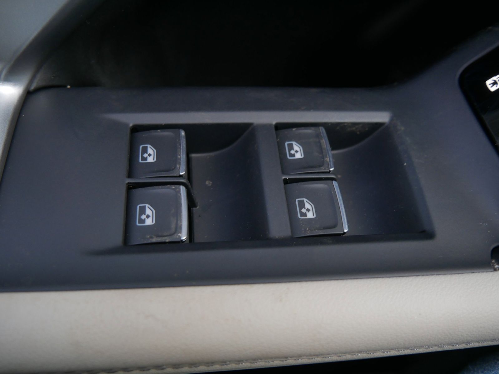 Thumbnail: 2025 Audi Q5 - 16