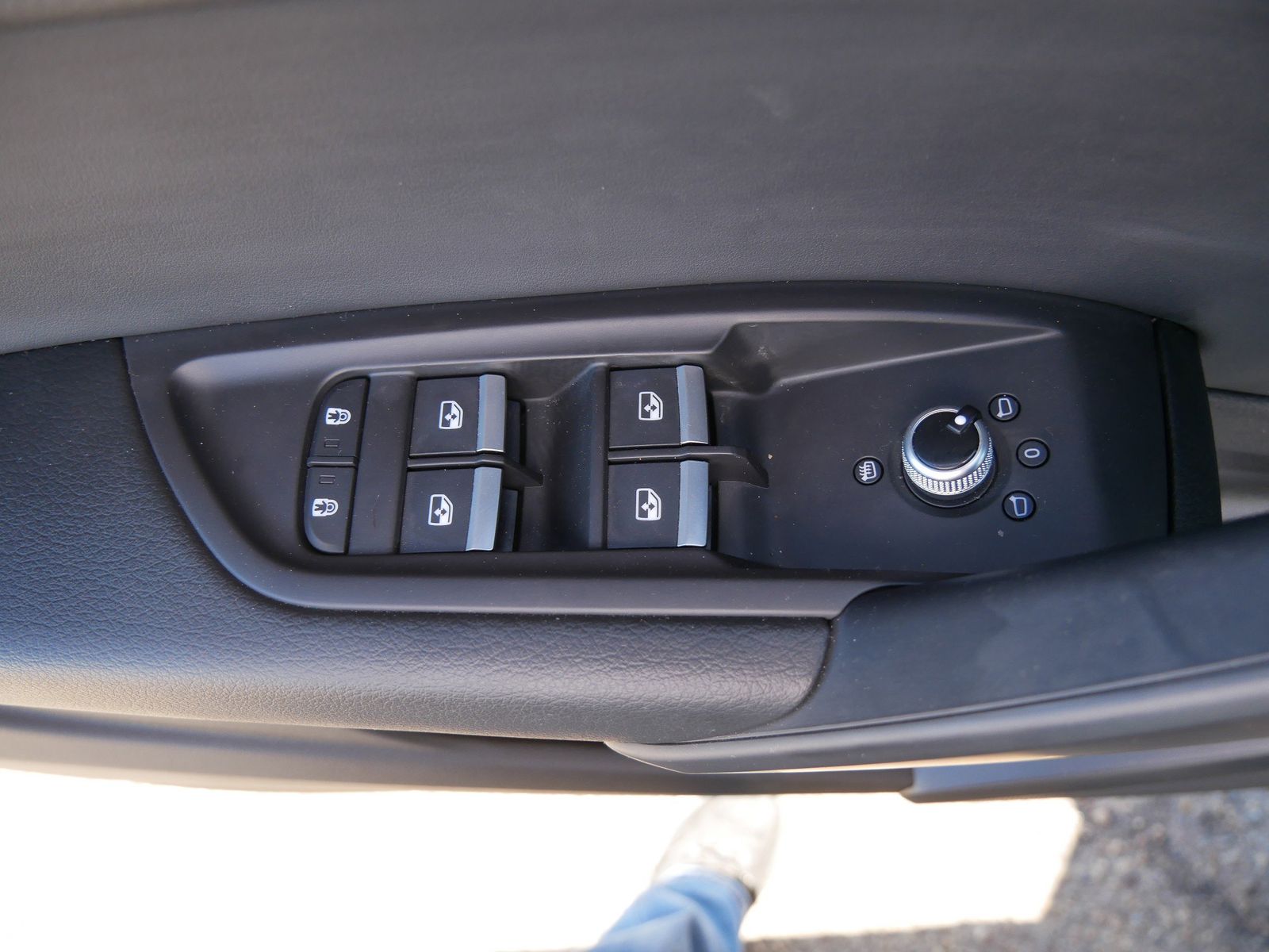 Thumbnail: 2025 Audi Q5 - 15