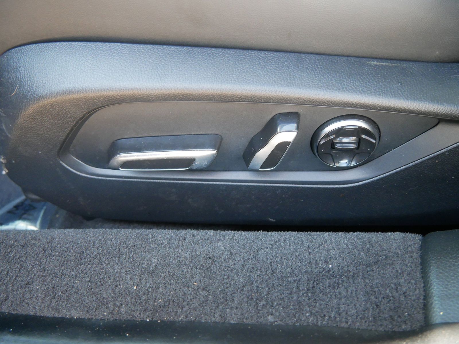 Thumbnail: 2022 Acura TLX - 14