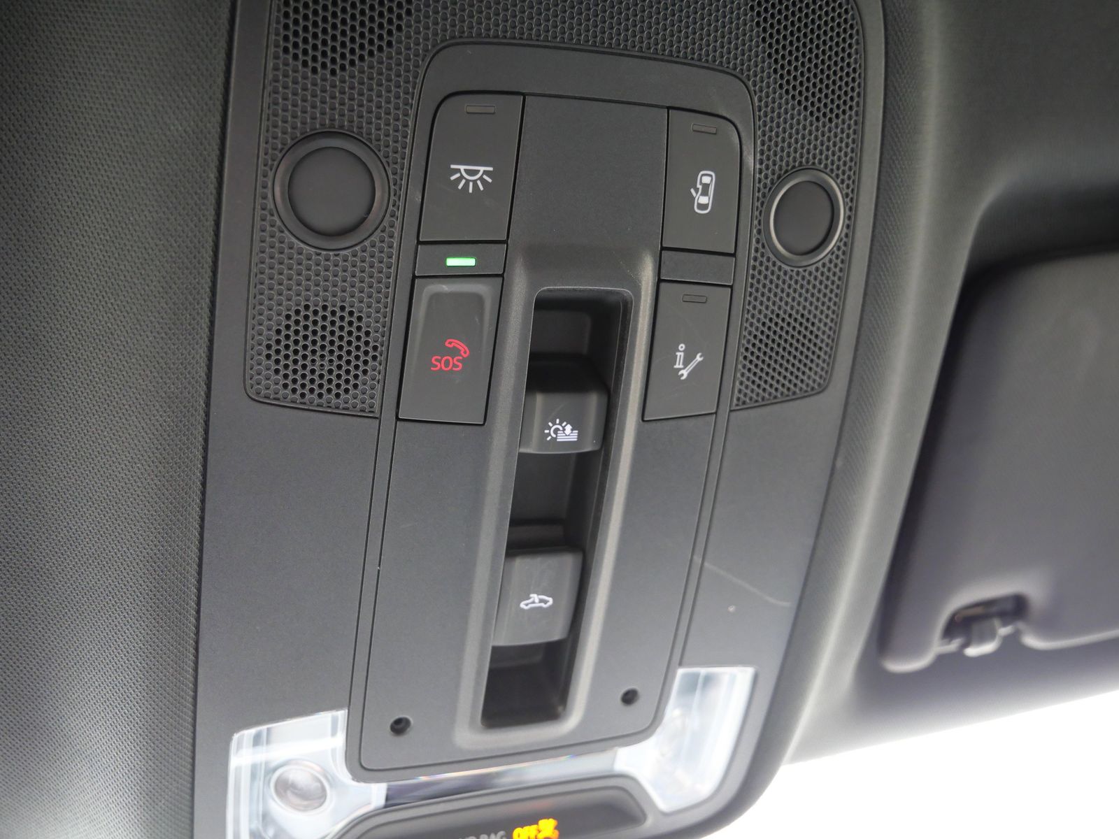 Thumbnail: 2023 Audi Q3 - 24