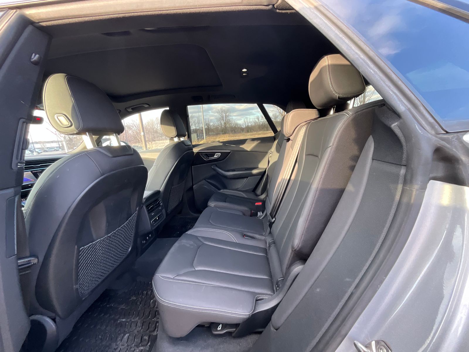 Thumbnail: 2020 Audi Q8 - 16