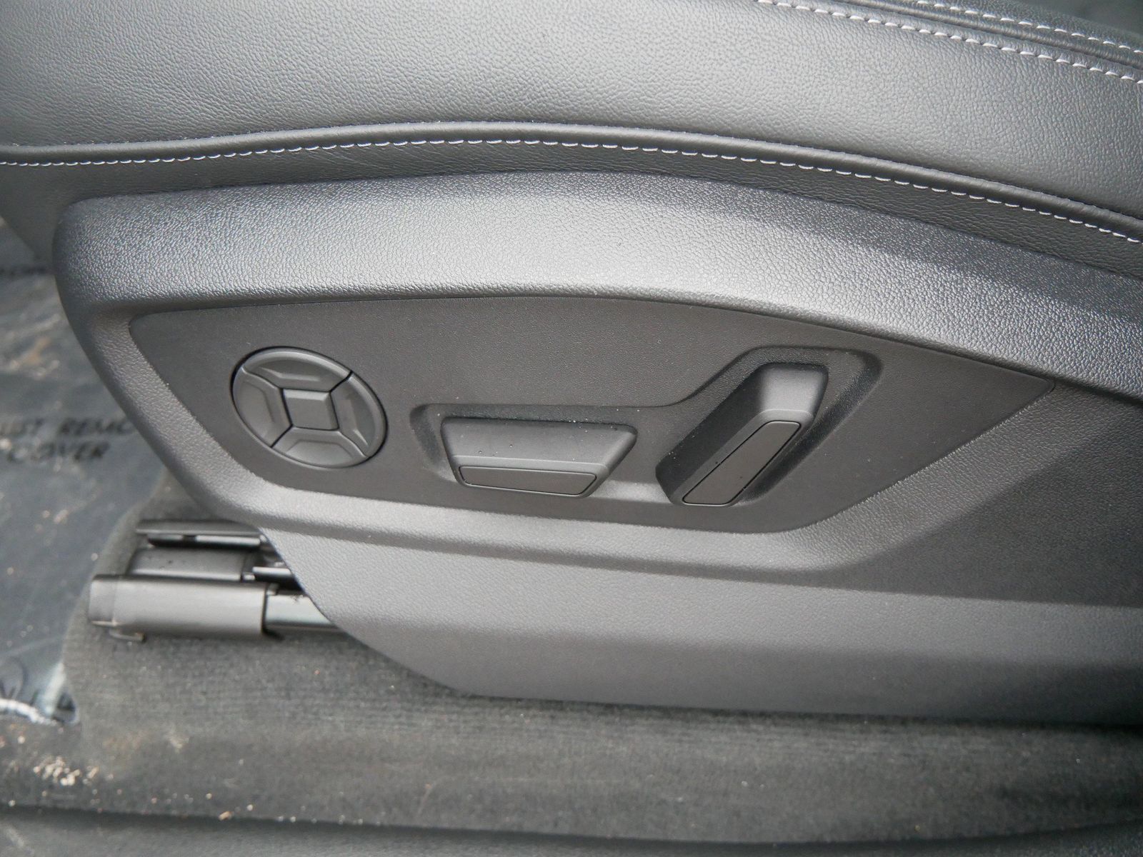 Thumbnail: 2025 Audi Q7 - 14