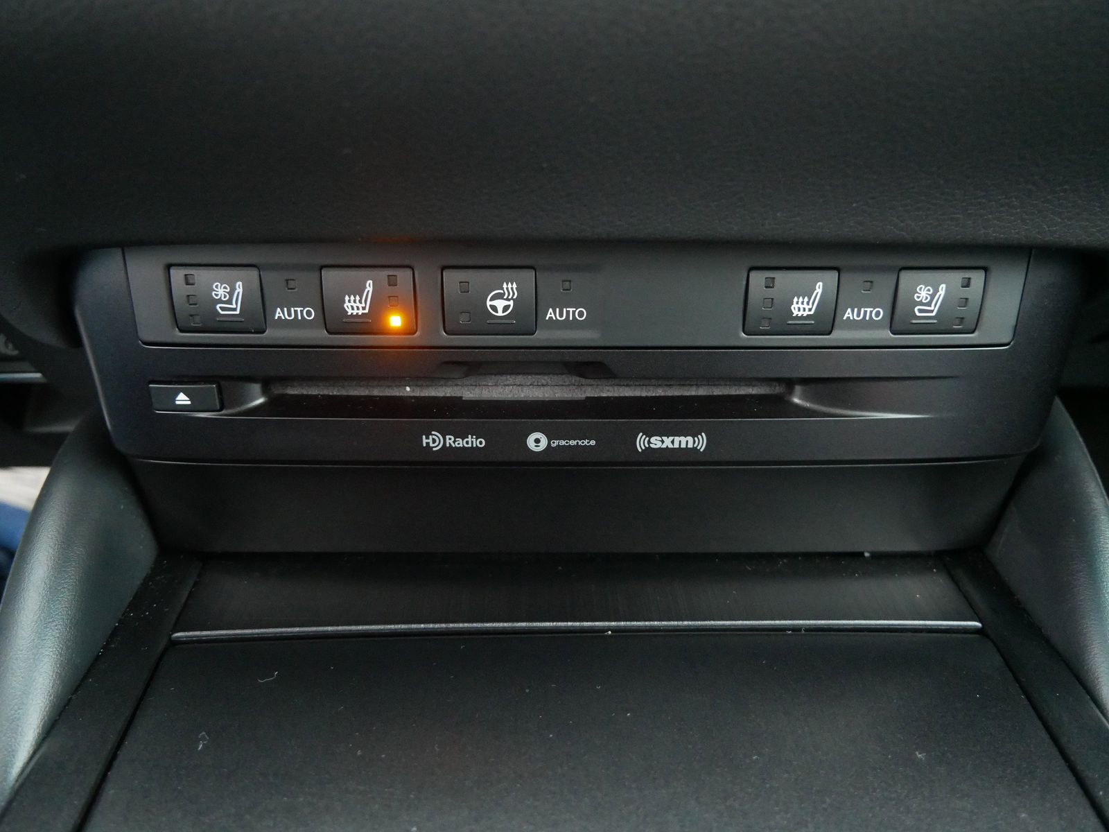 Thumbnail: 2021 Lexus ES - 20