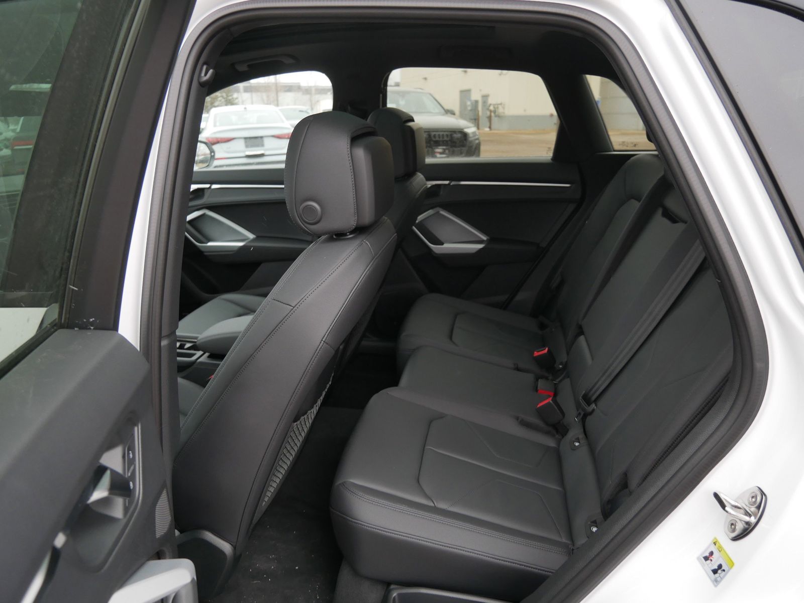 Thumbnail: 2025 Audi Q3 - 10